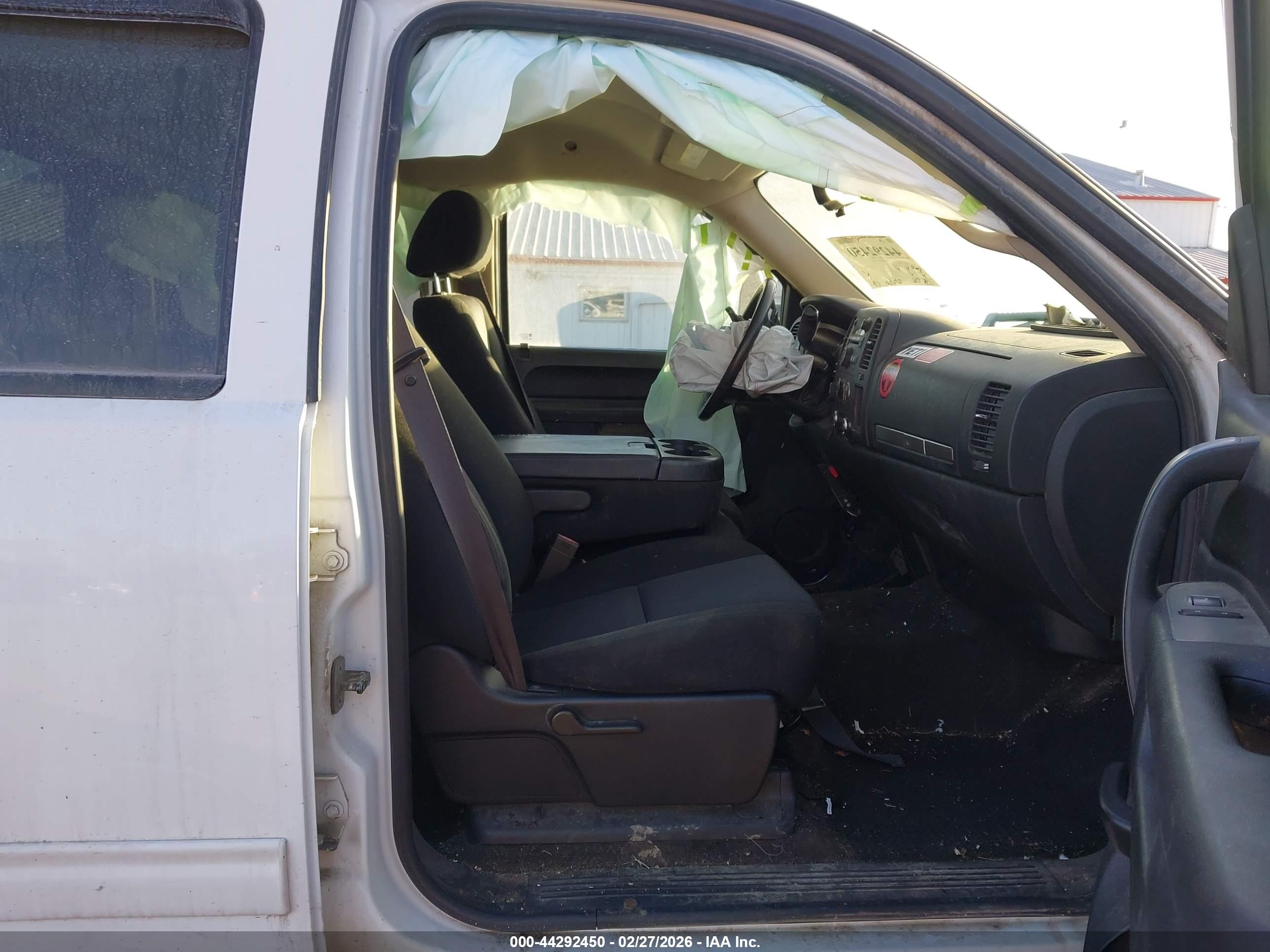 CHEVROLET SILVERADO image 5