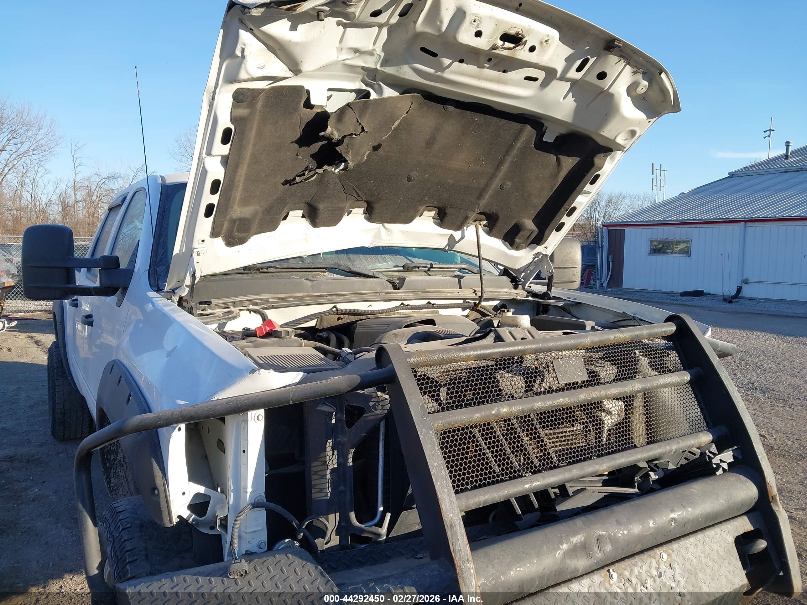 CHEVROLET SILVERADO image 6