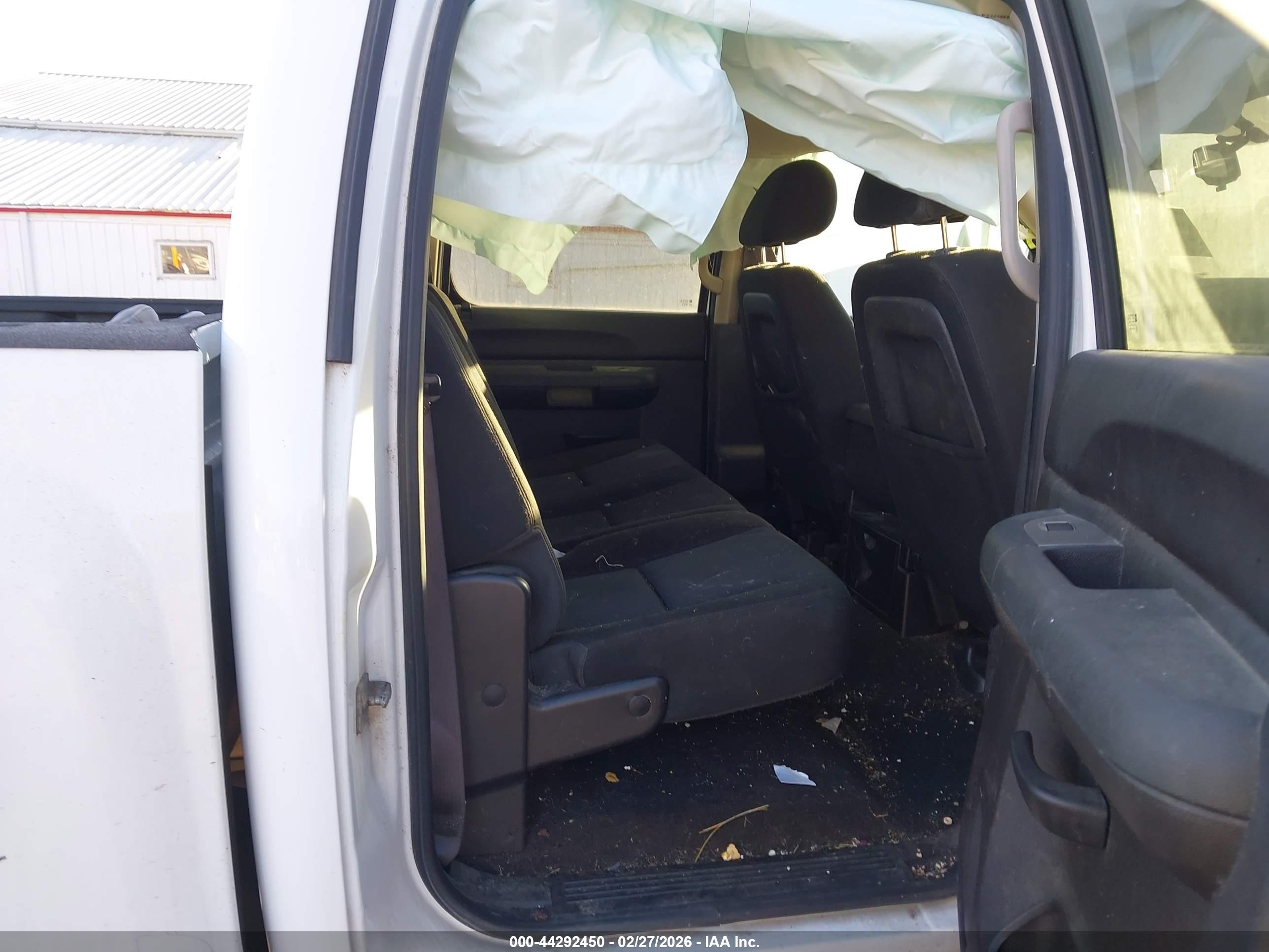 CHEVROLET SILVERADO image 8