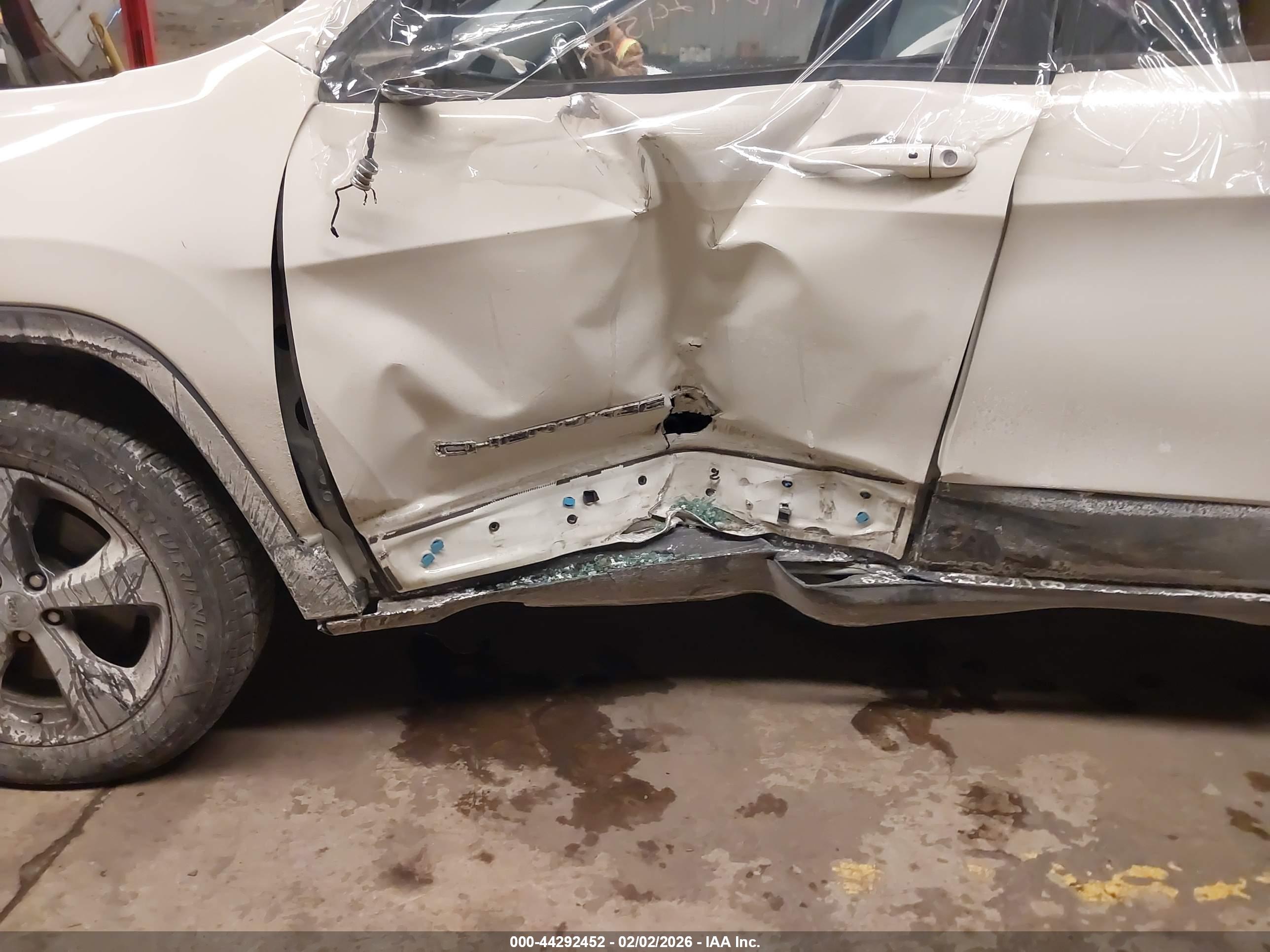 JEEP CHEROKEE image 6