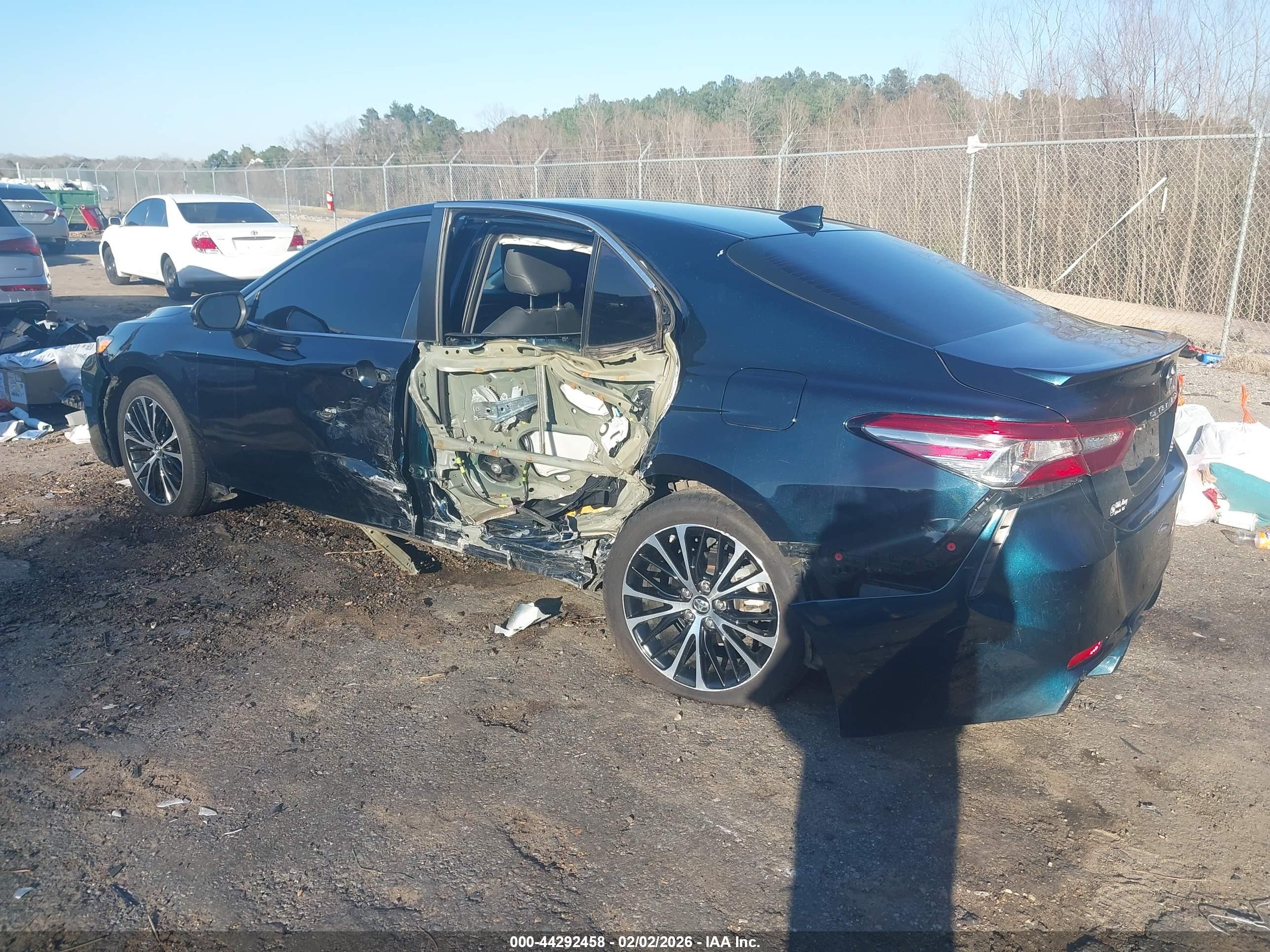 TOYOTA CAMRY image 3