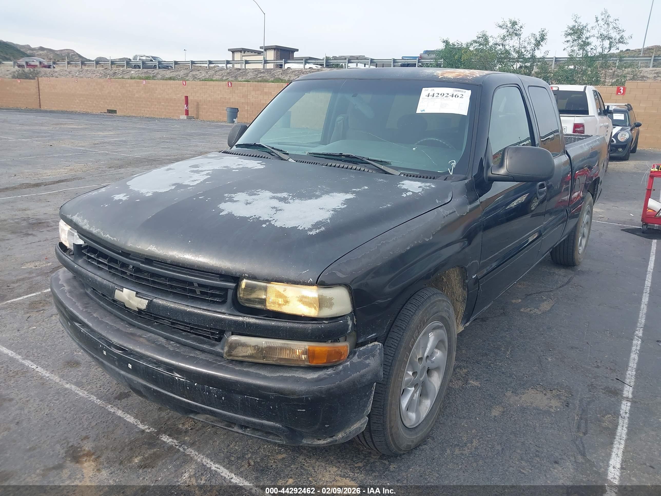 CHEVROLET SILVERADO image 2