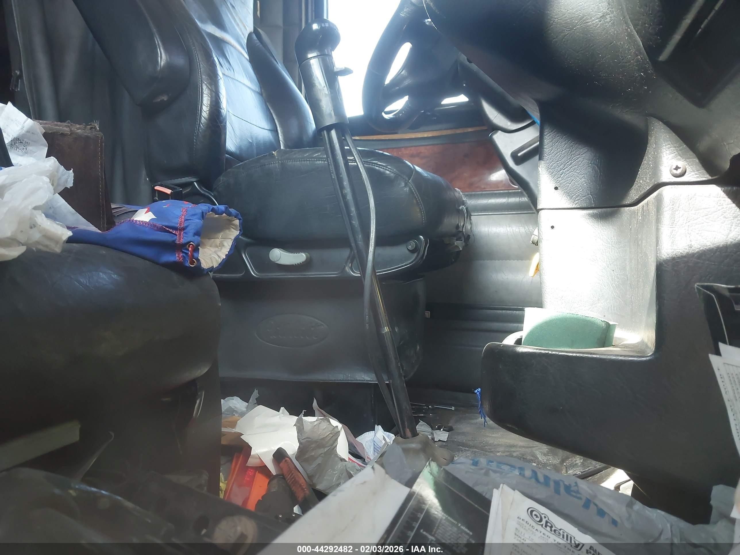 PETERBILT 379 image 8