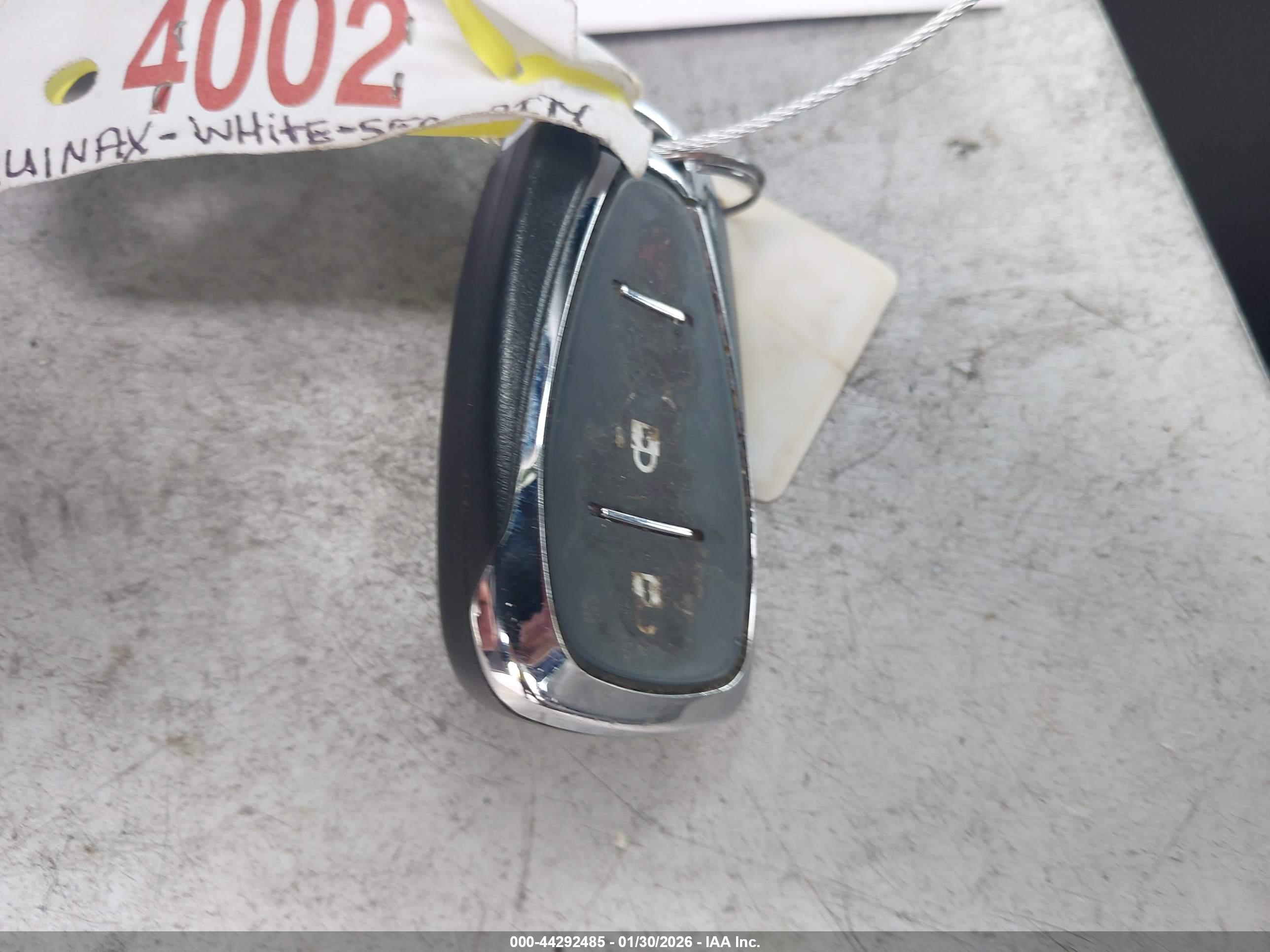 CHEVROLET EQUINOX image 11
