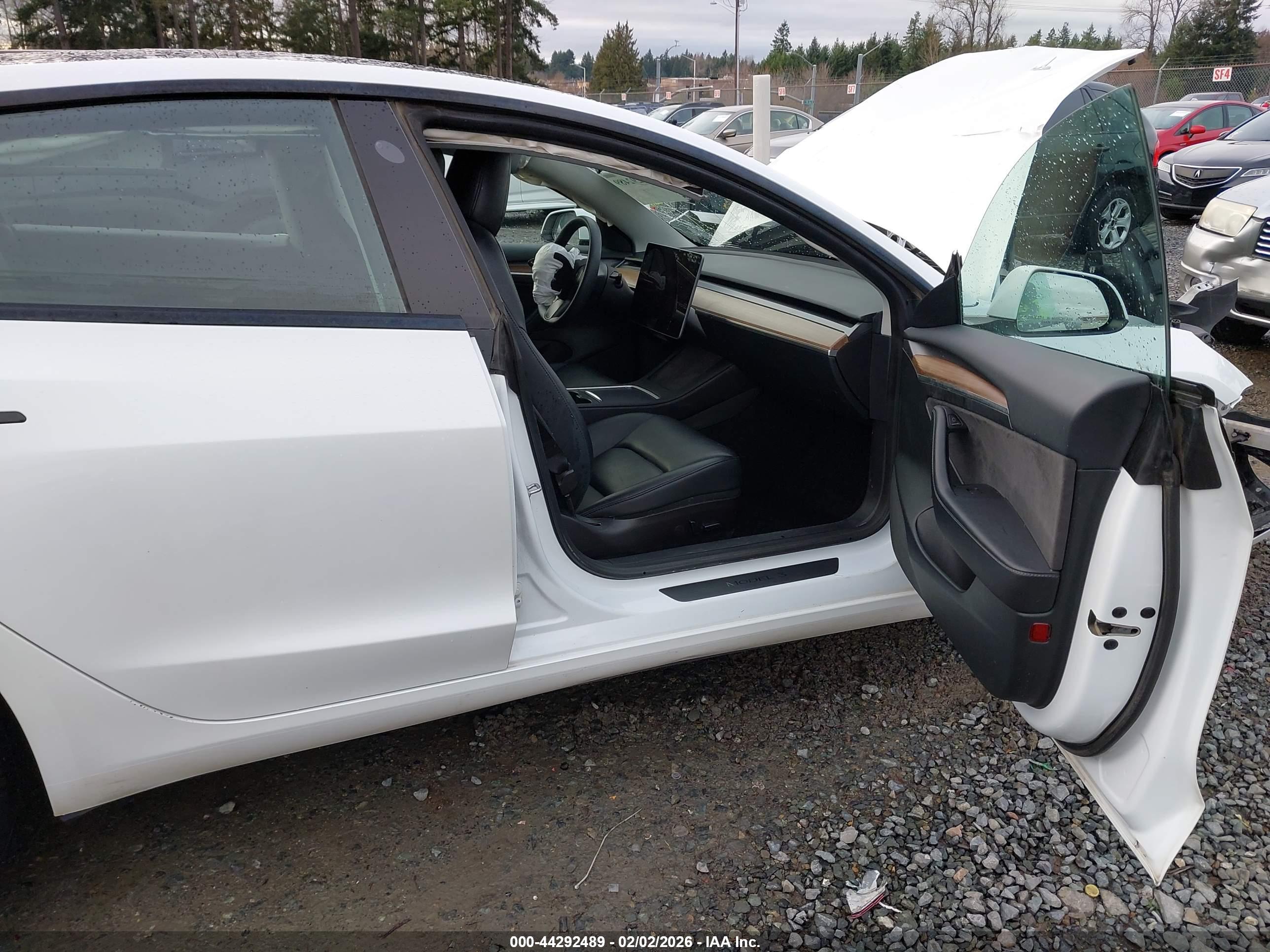 TESLA MODEL image 5