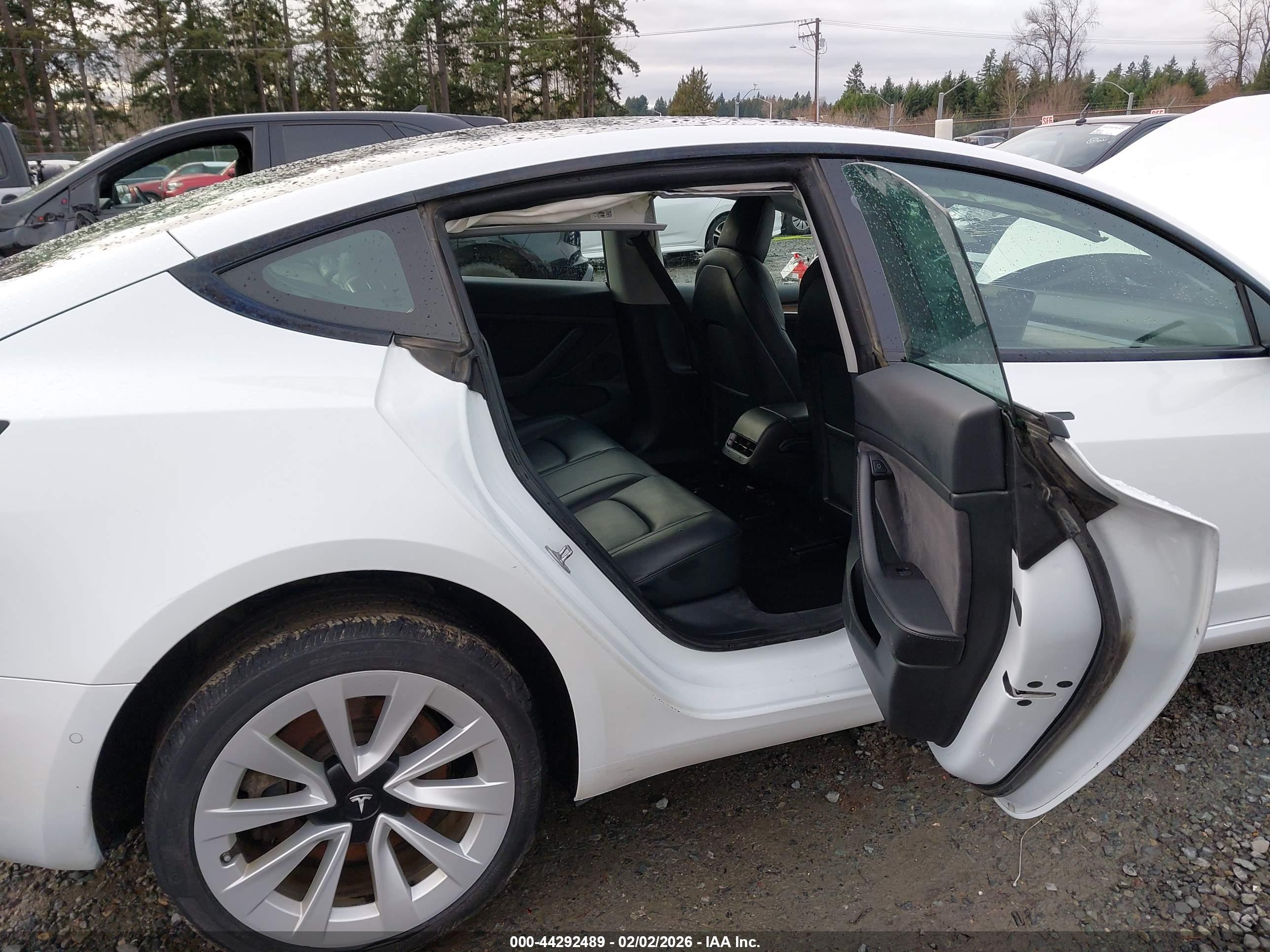 TESLA MODEL image 8