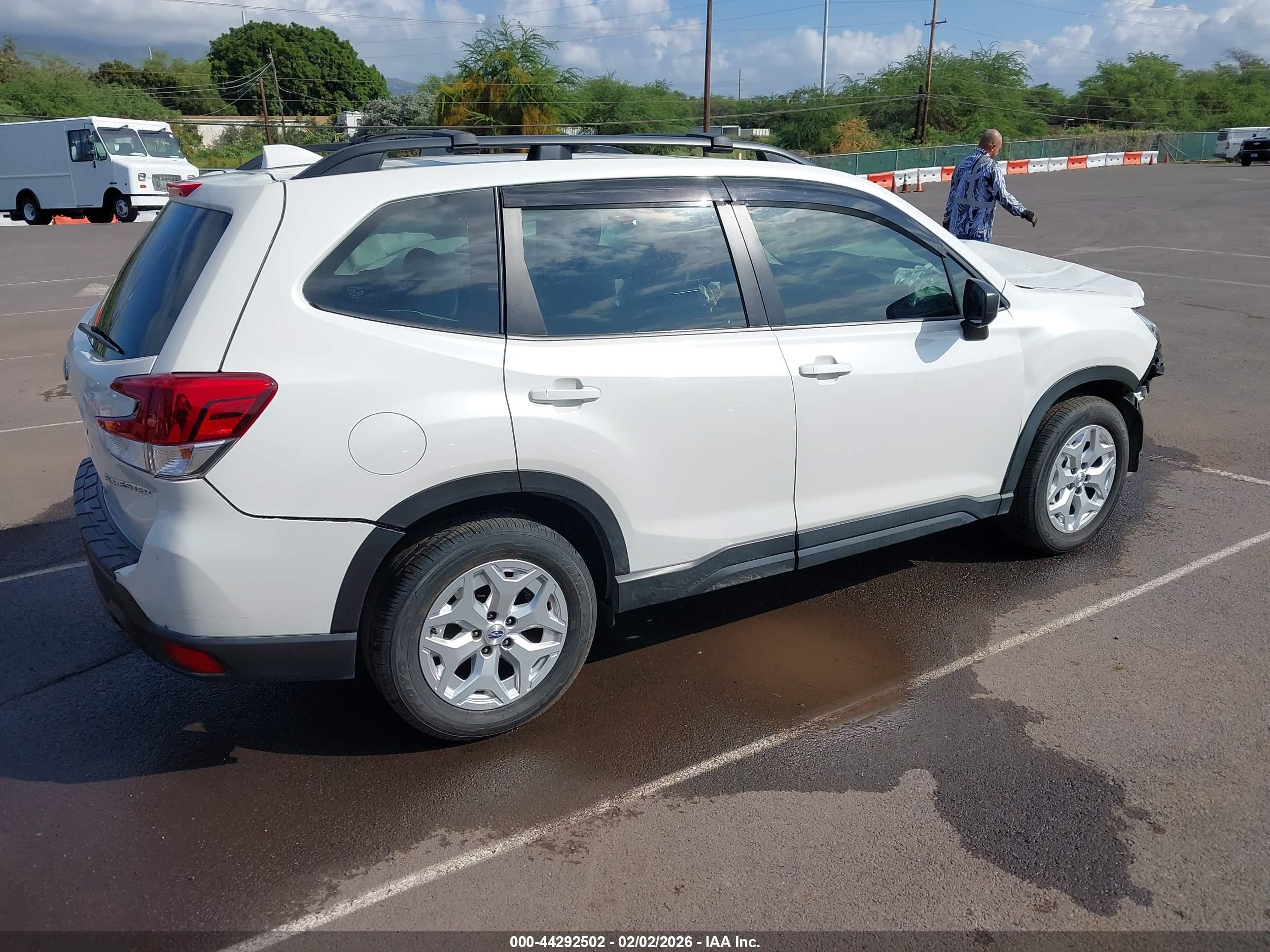 SUBARU FORESTER image 4