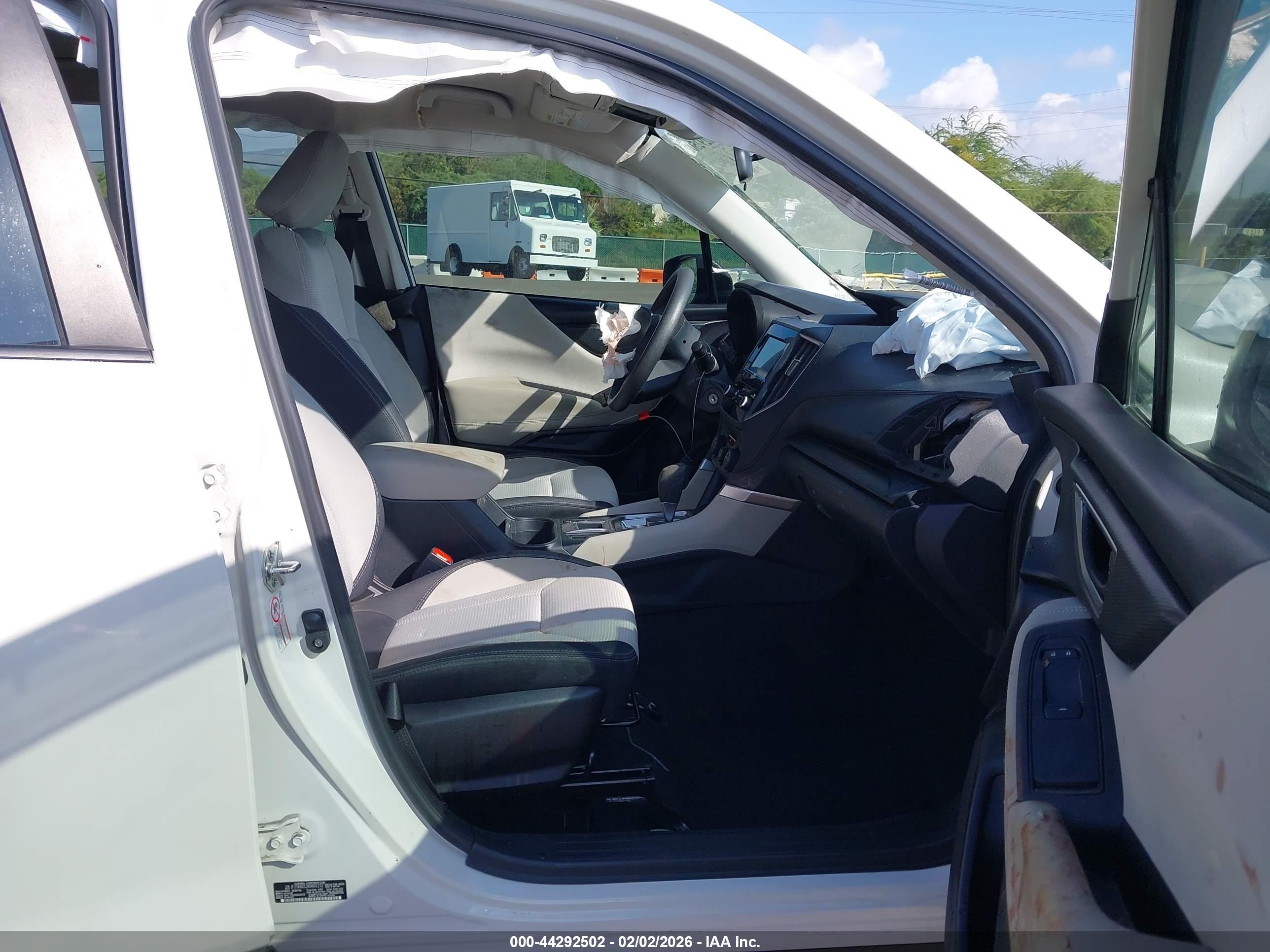 SUBARU FORESTER image 5