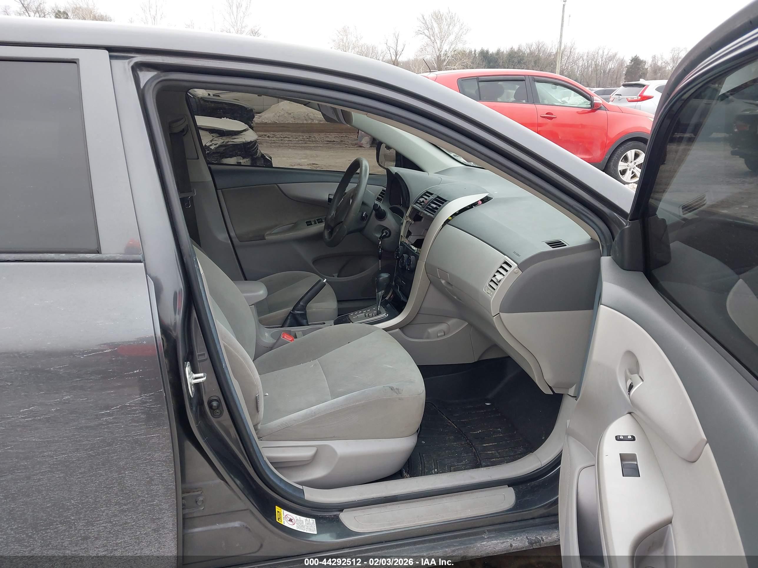 TOYOTA COROLLA image 5