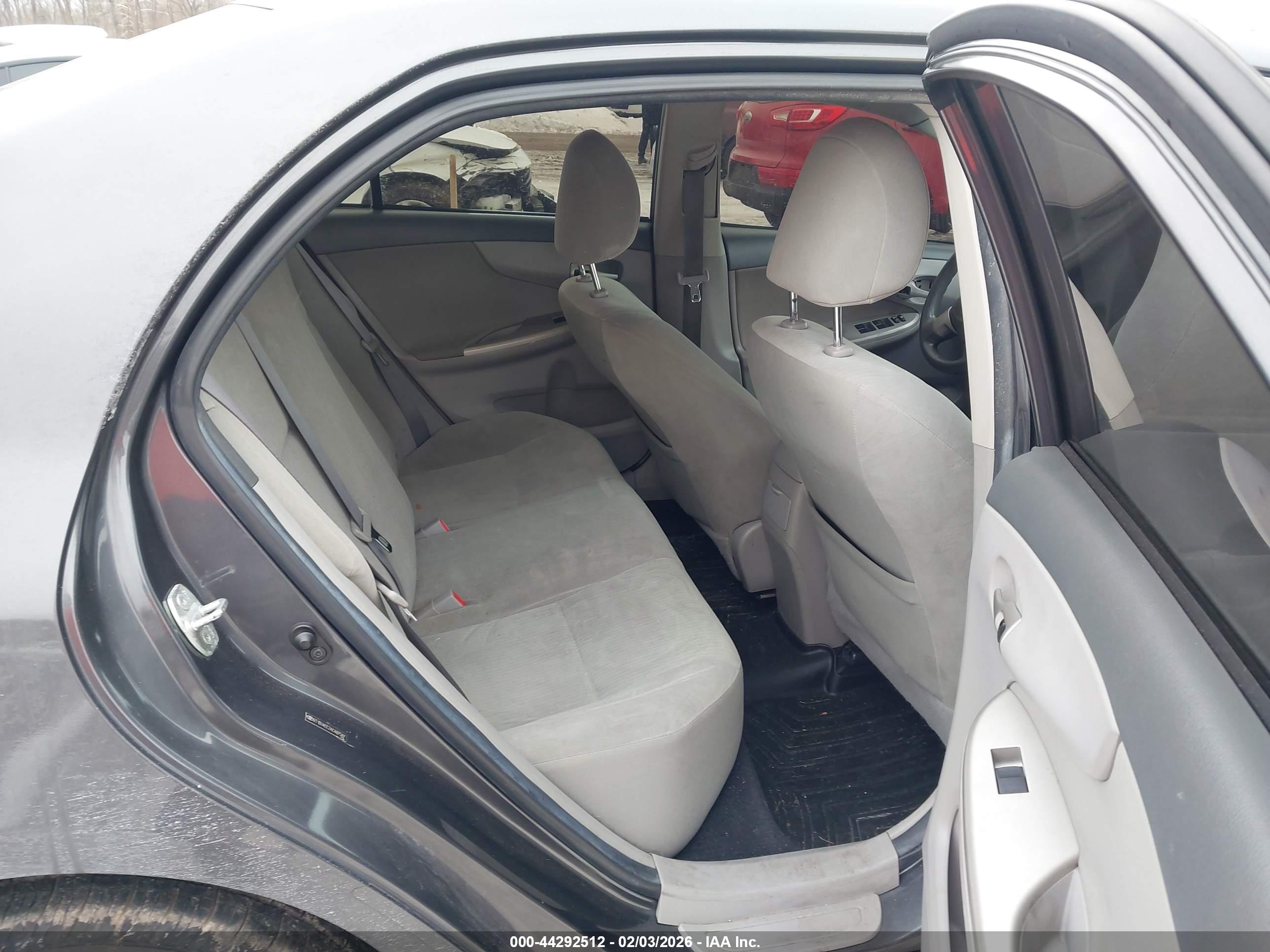 TOYOTA COROLLA image 8