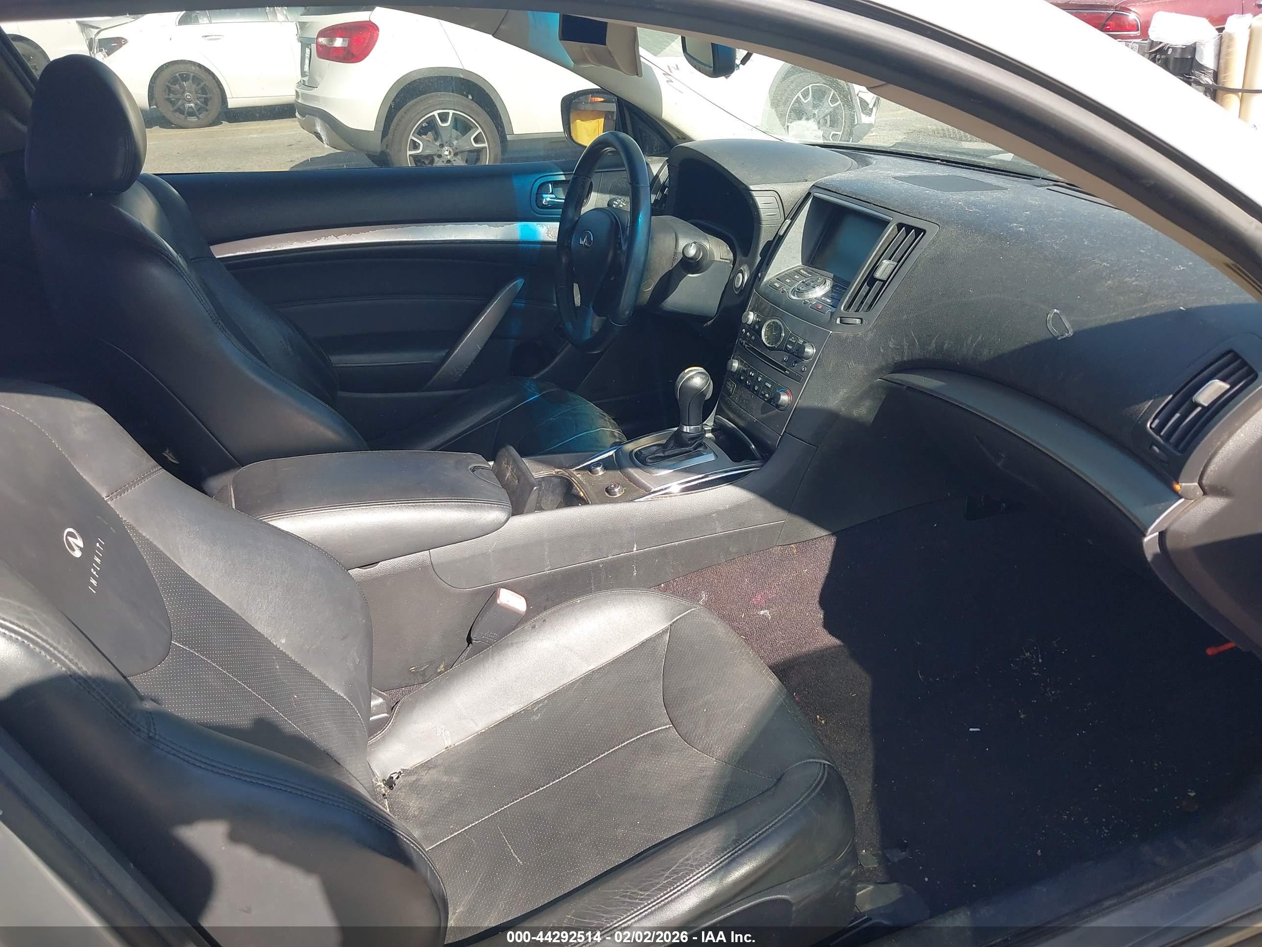 INFINITI G37 image 5