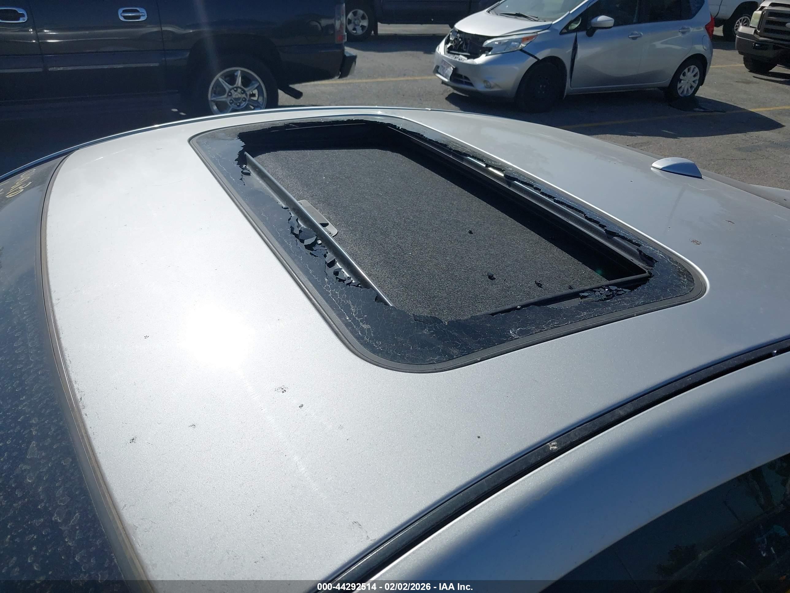INFINITI G37 image 6