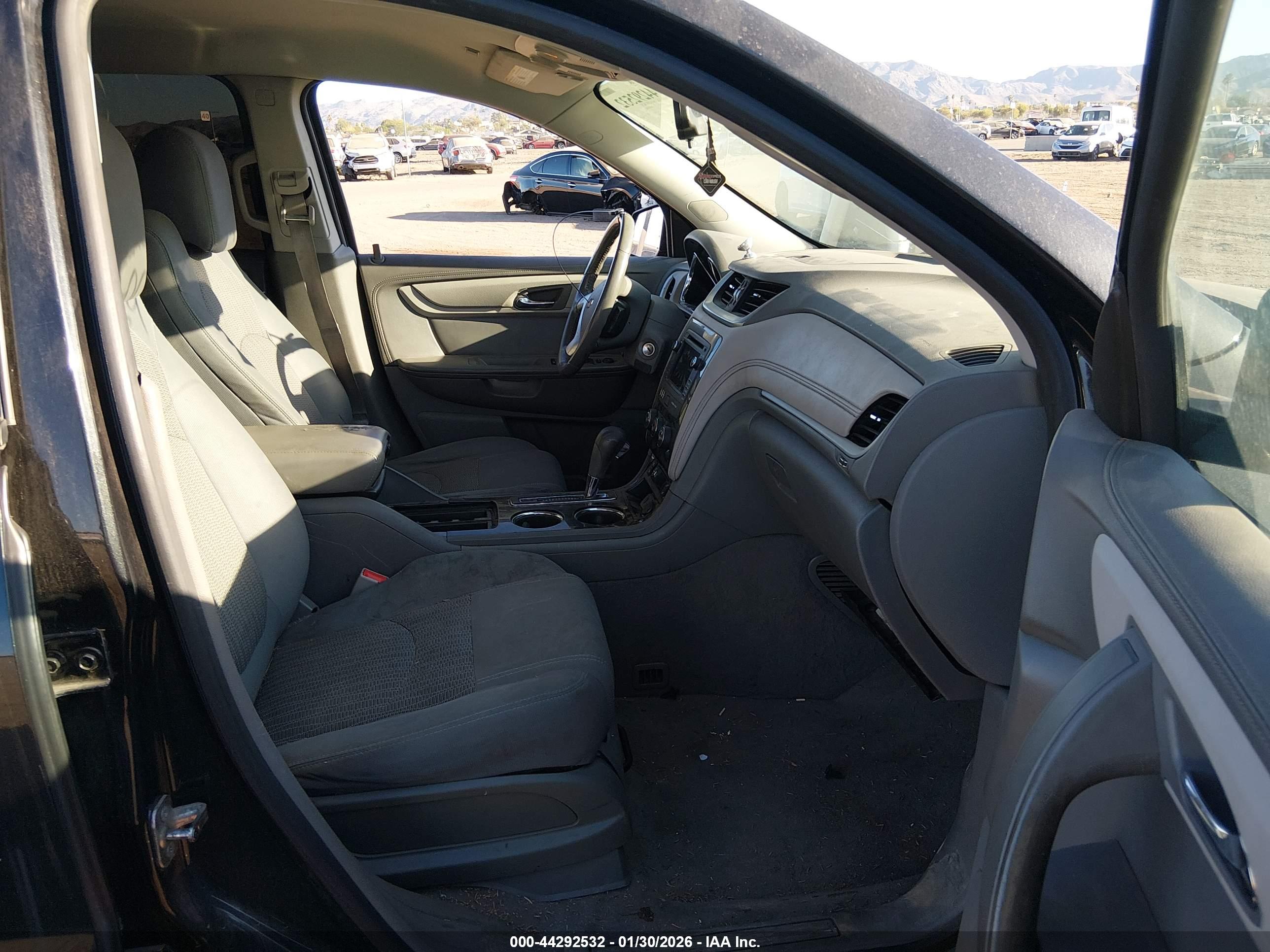 CHEVROLET TRAVERSE image 5