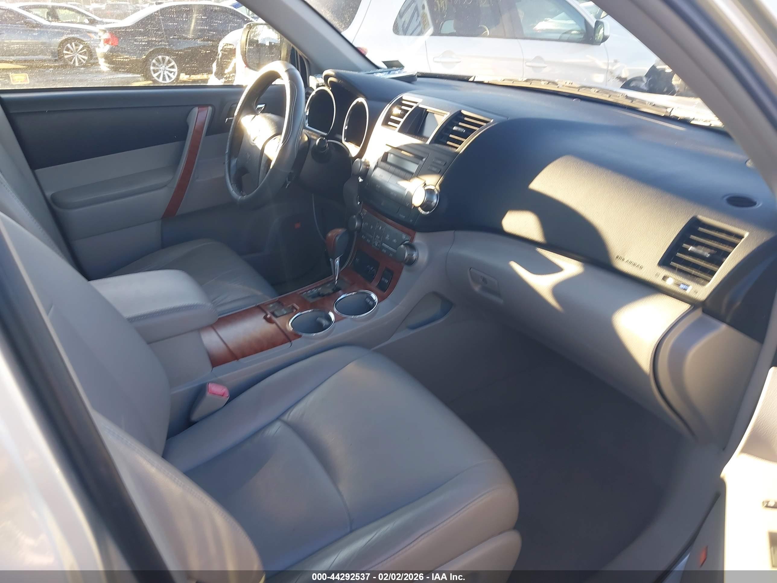 TOYOTA HIGHLANDER image 5