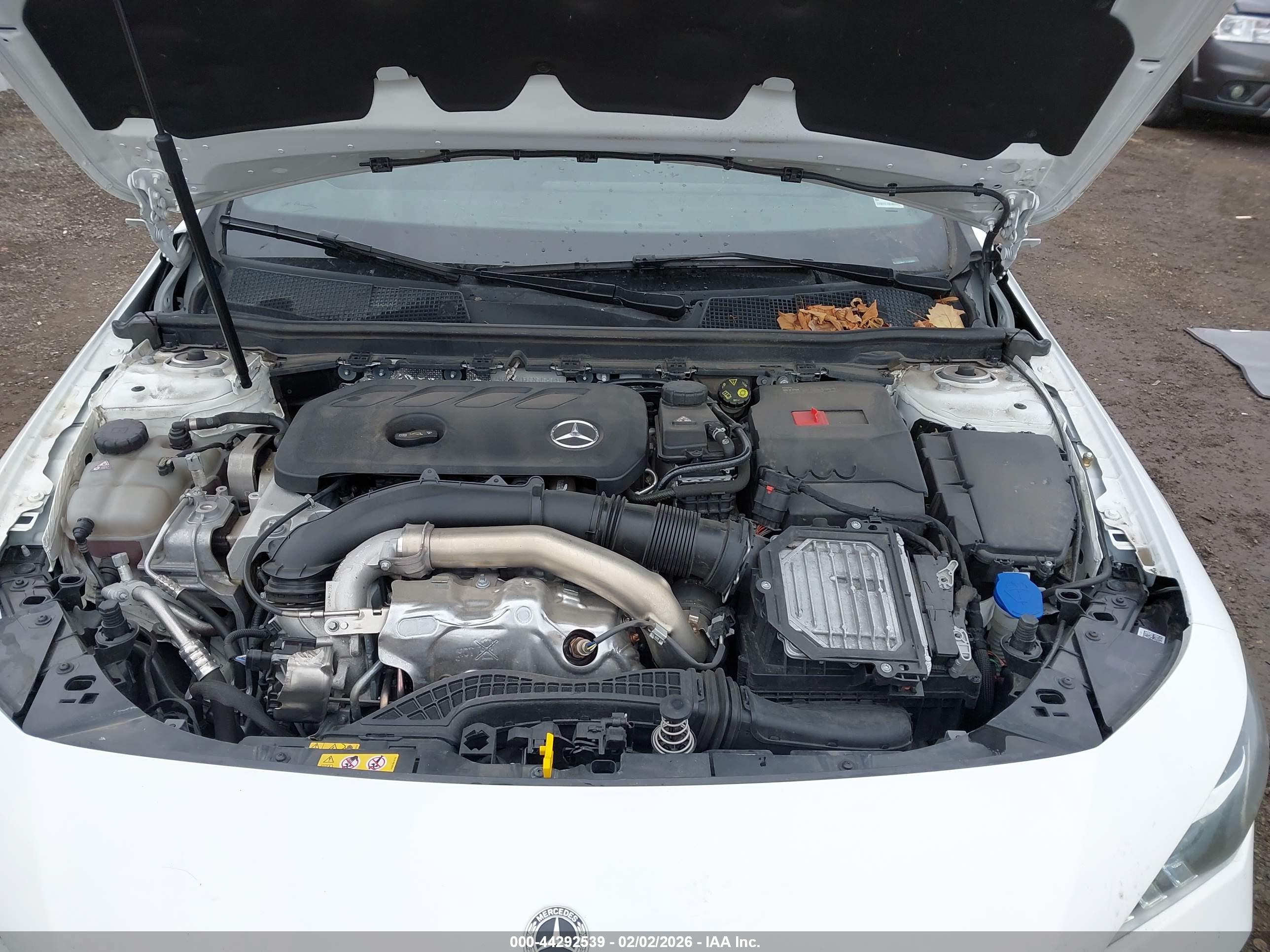 MERCEDES-BENZ CLA image 10