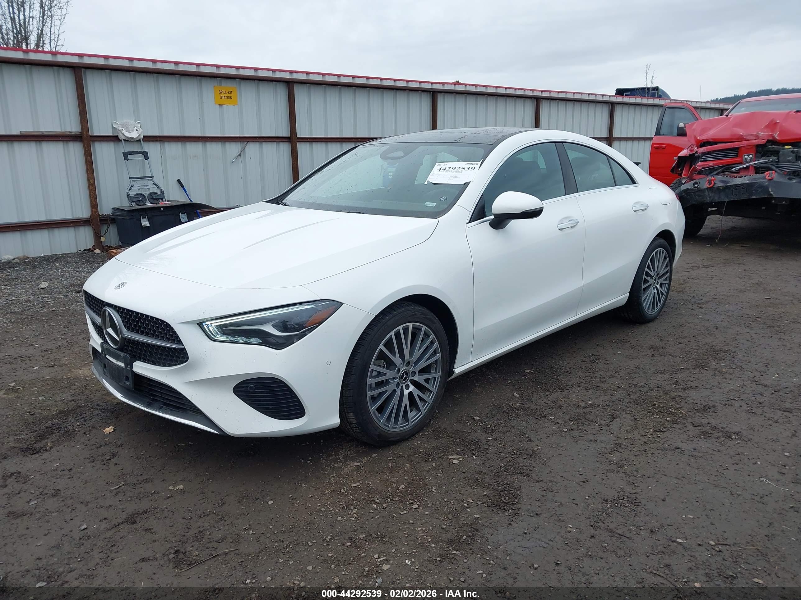 MERCEDES-BENZ CLA image 2