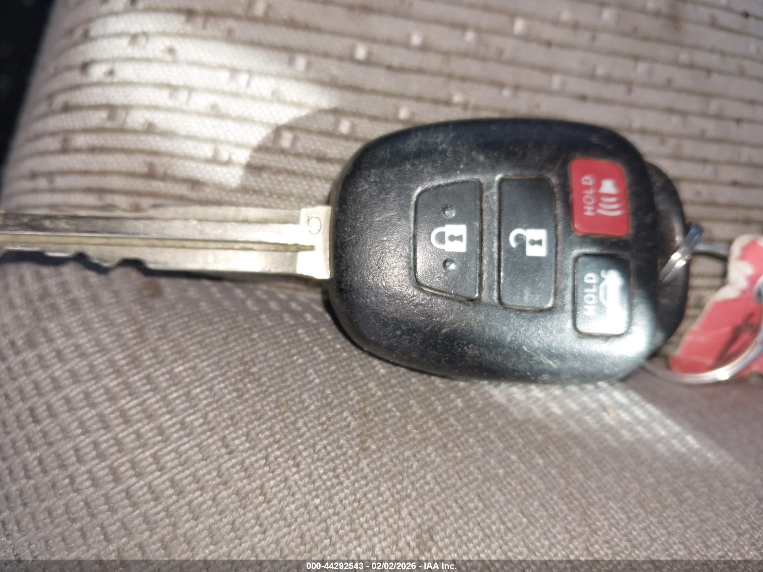 TOYOTA CAMRY image 11