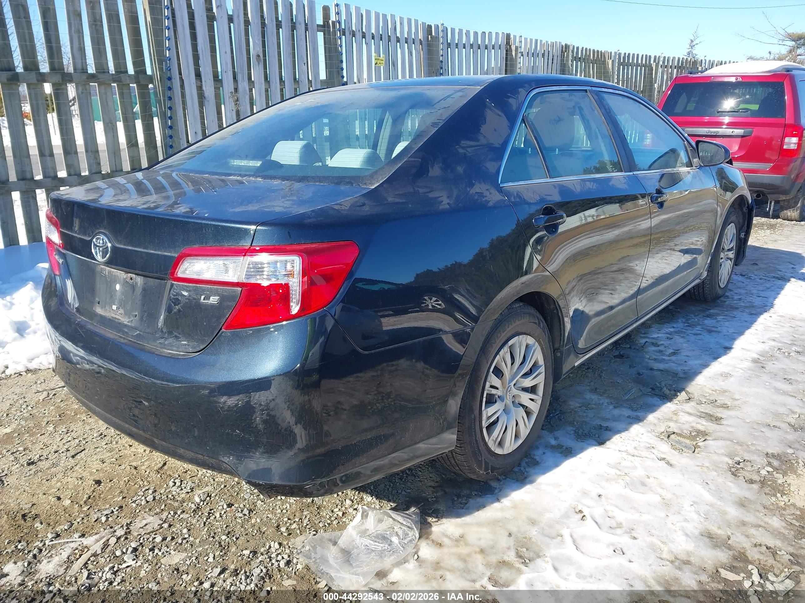TOYOTA CAMRY image 4