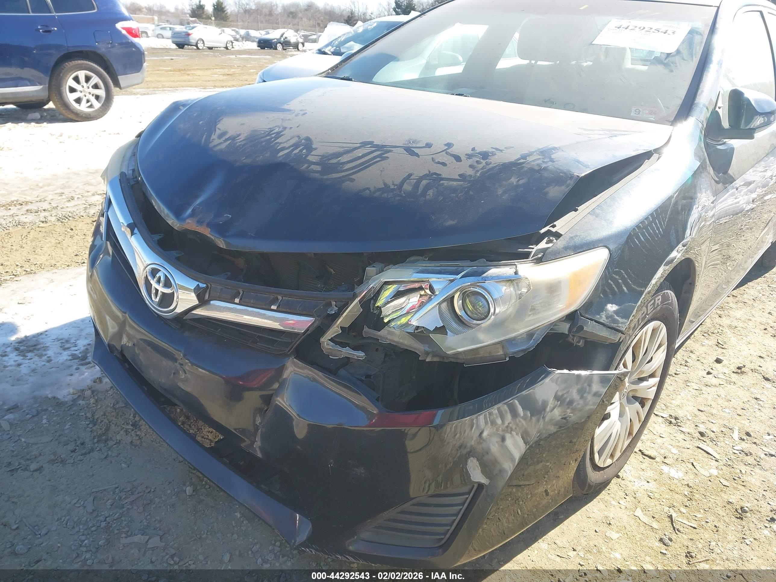 TOYOTA CAMRY image 6