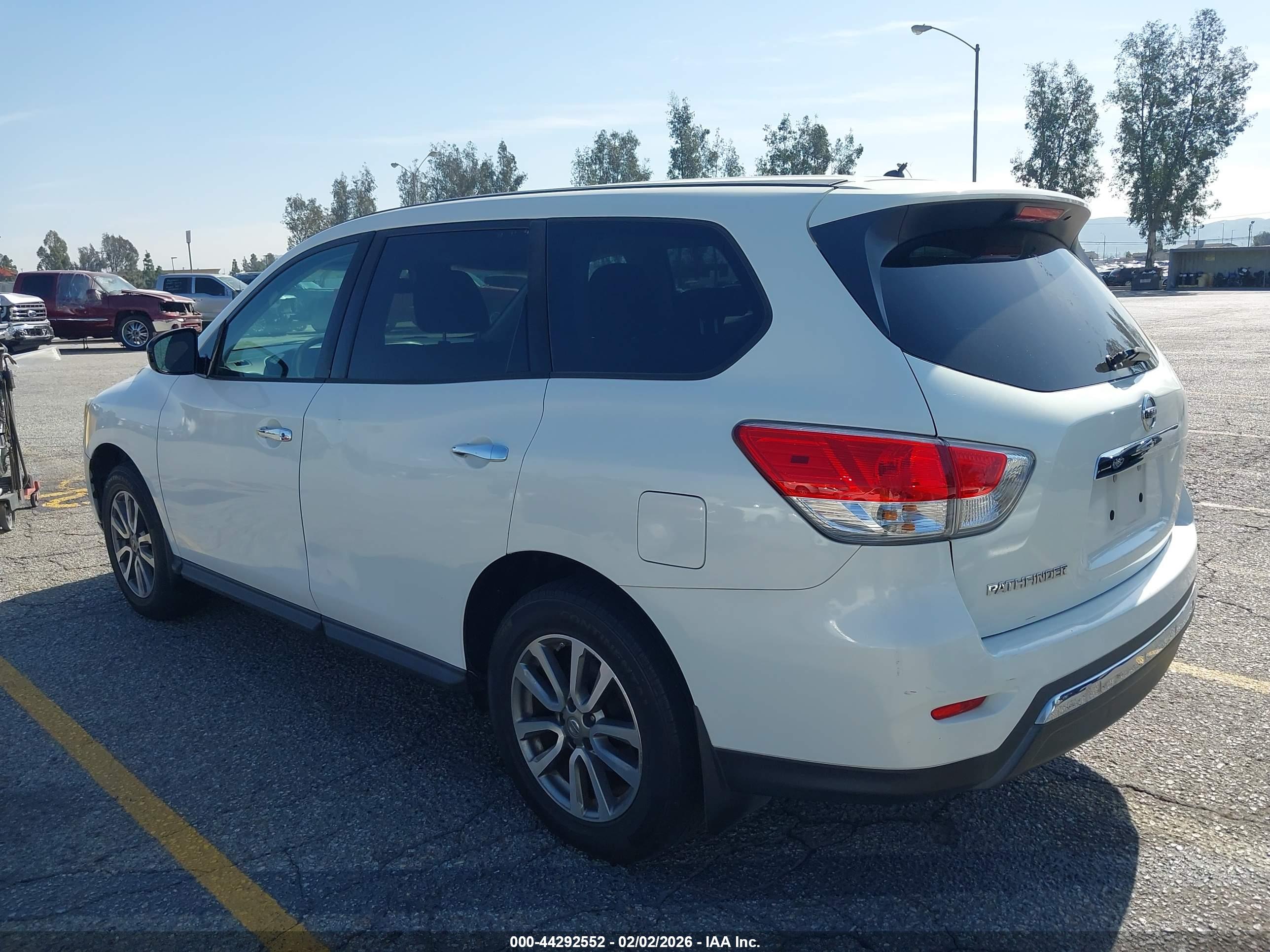NISSAN PATHFINDER image 3