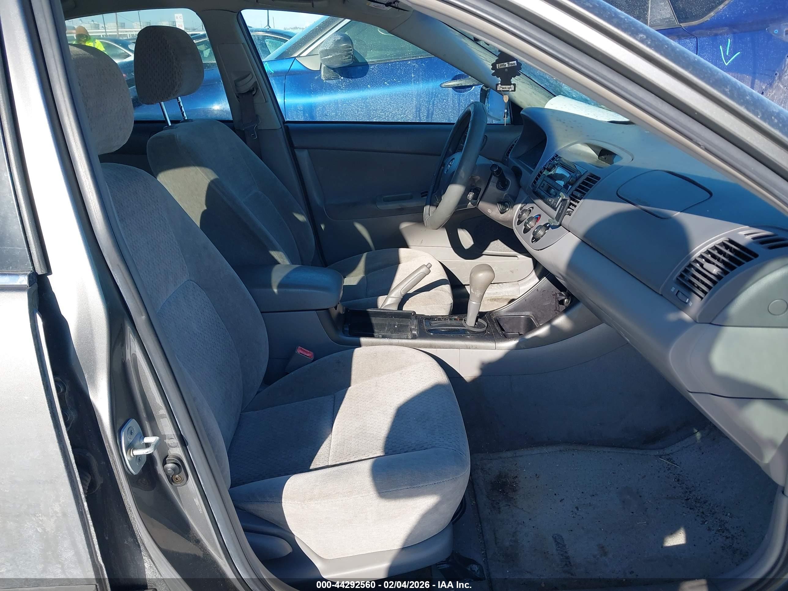 TOYOTA CAMRY image 5