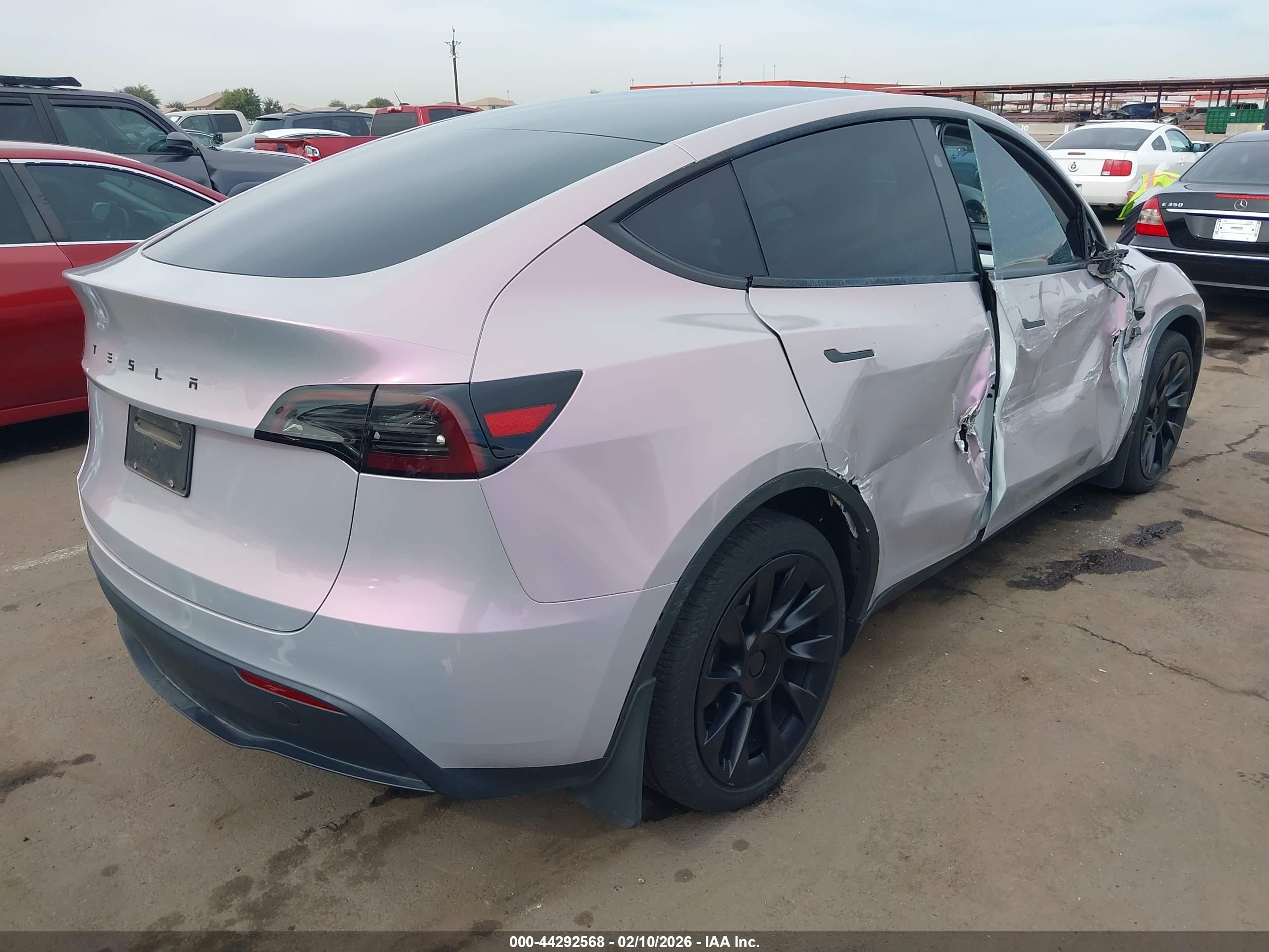 TESLA MODEL image 4