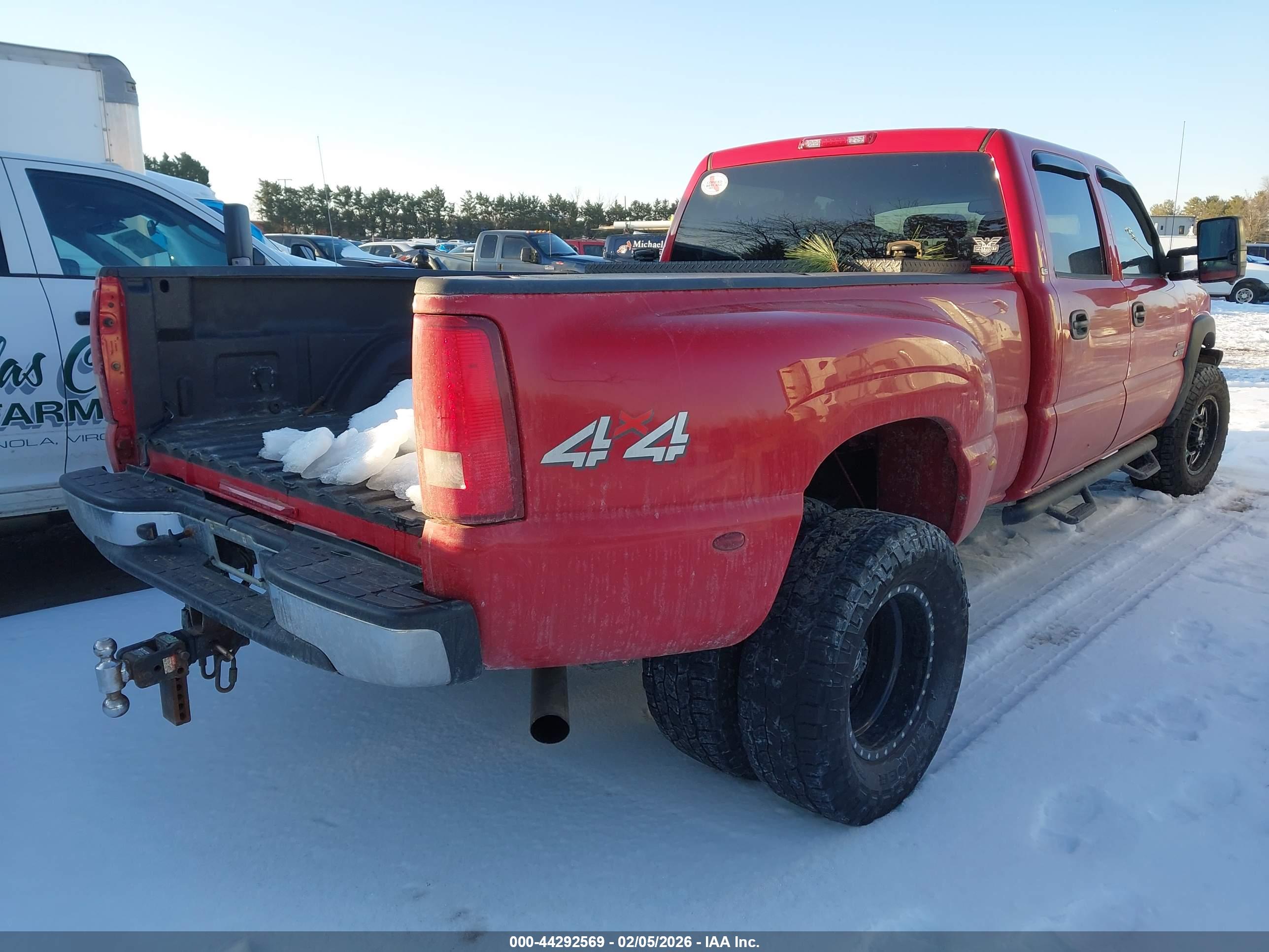 CHEVROLET SILVERADO image 4