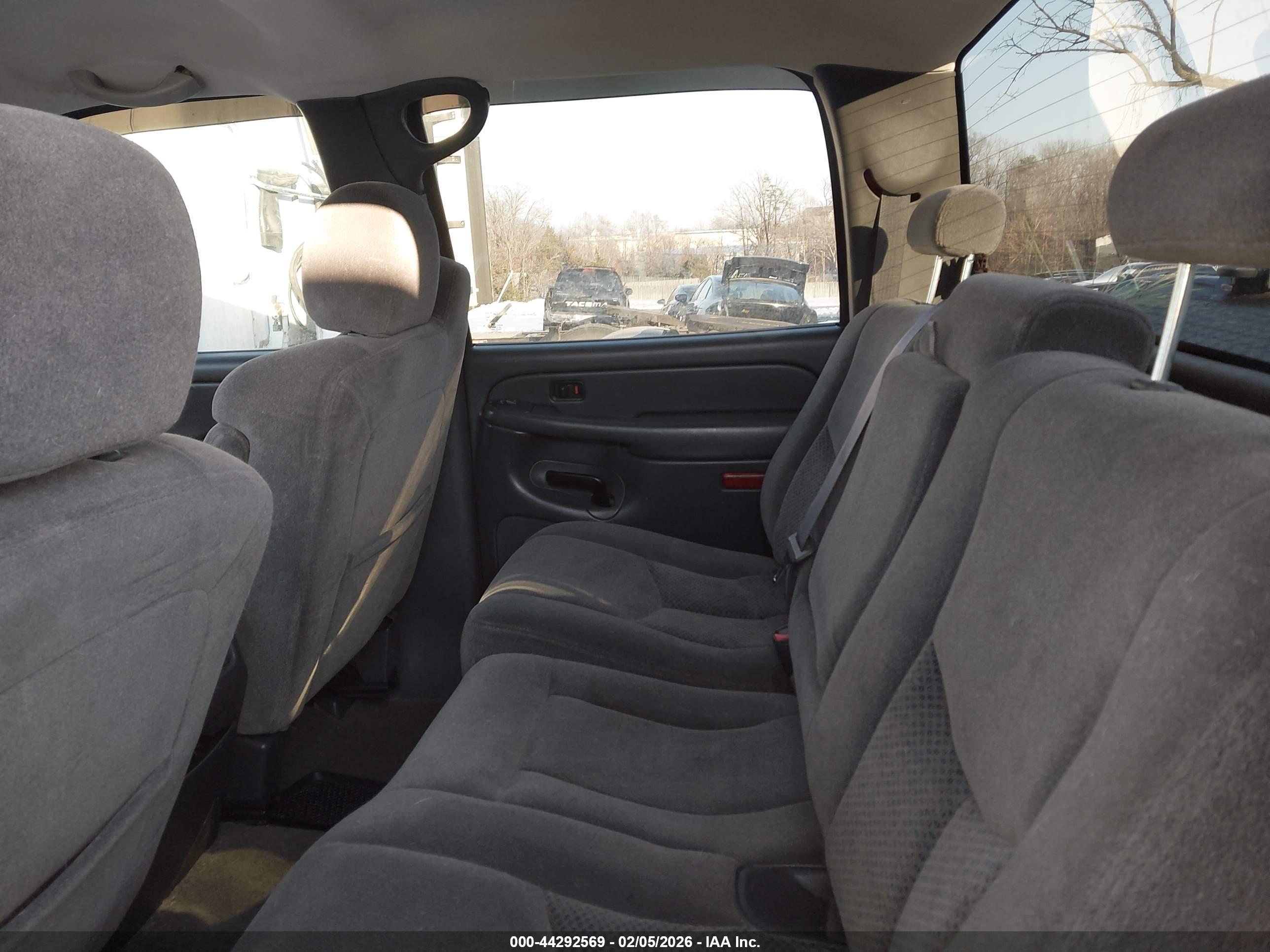 CHEVROLET SILVERADO image 8