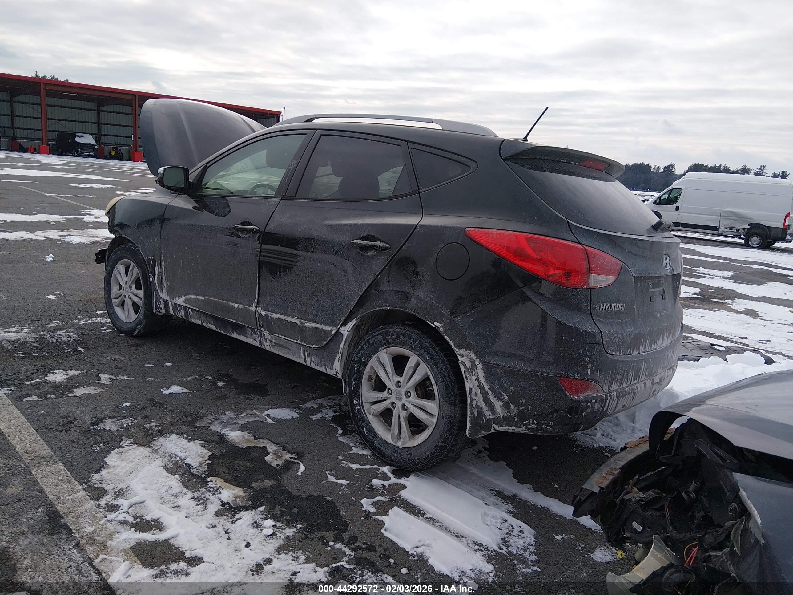 HYUNDAI TUCSON image 3