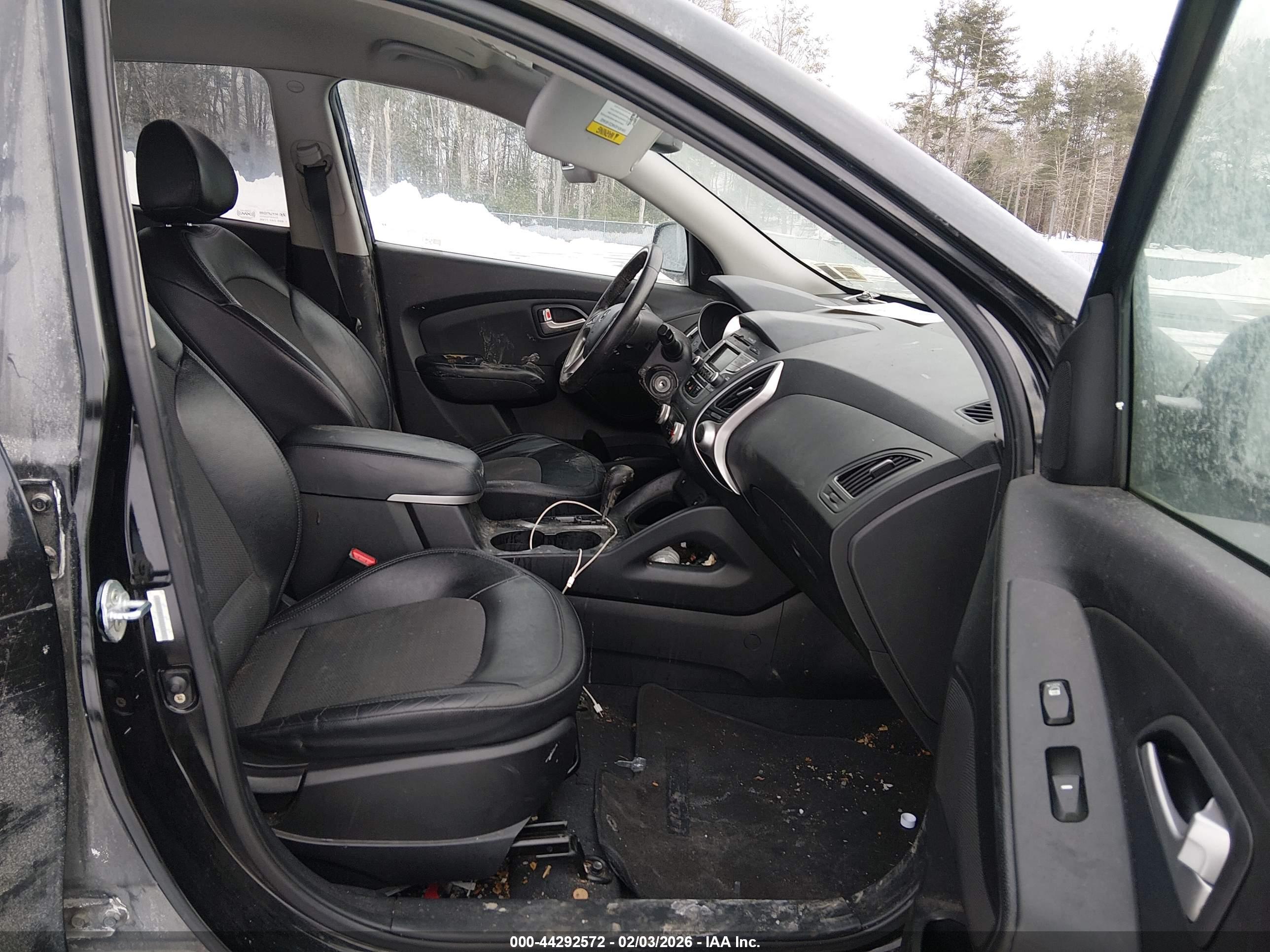 HYUNDAI TUCSON image 5