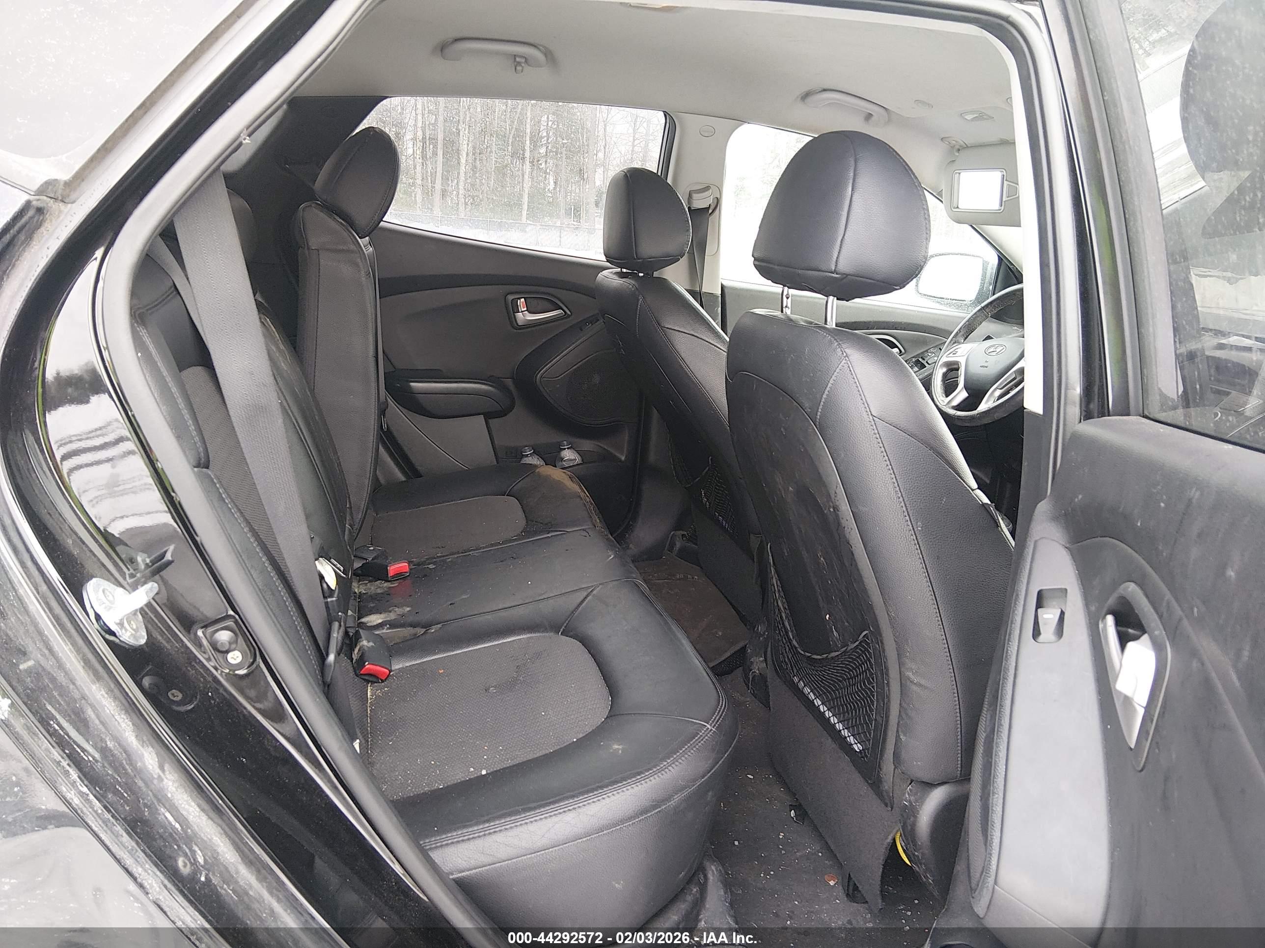 HYUNDAI TUCSON image 8