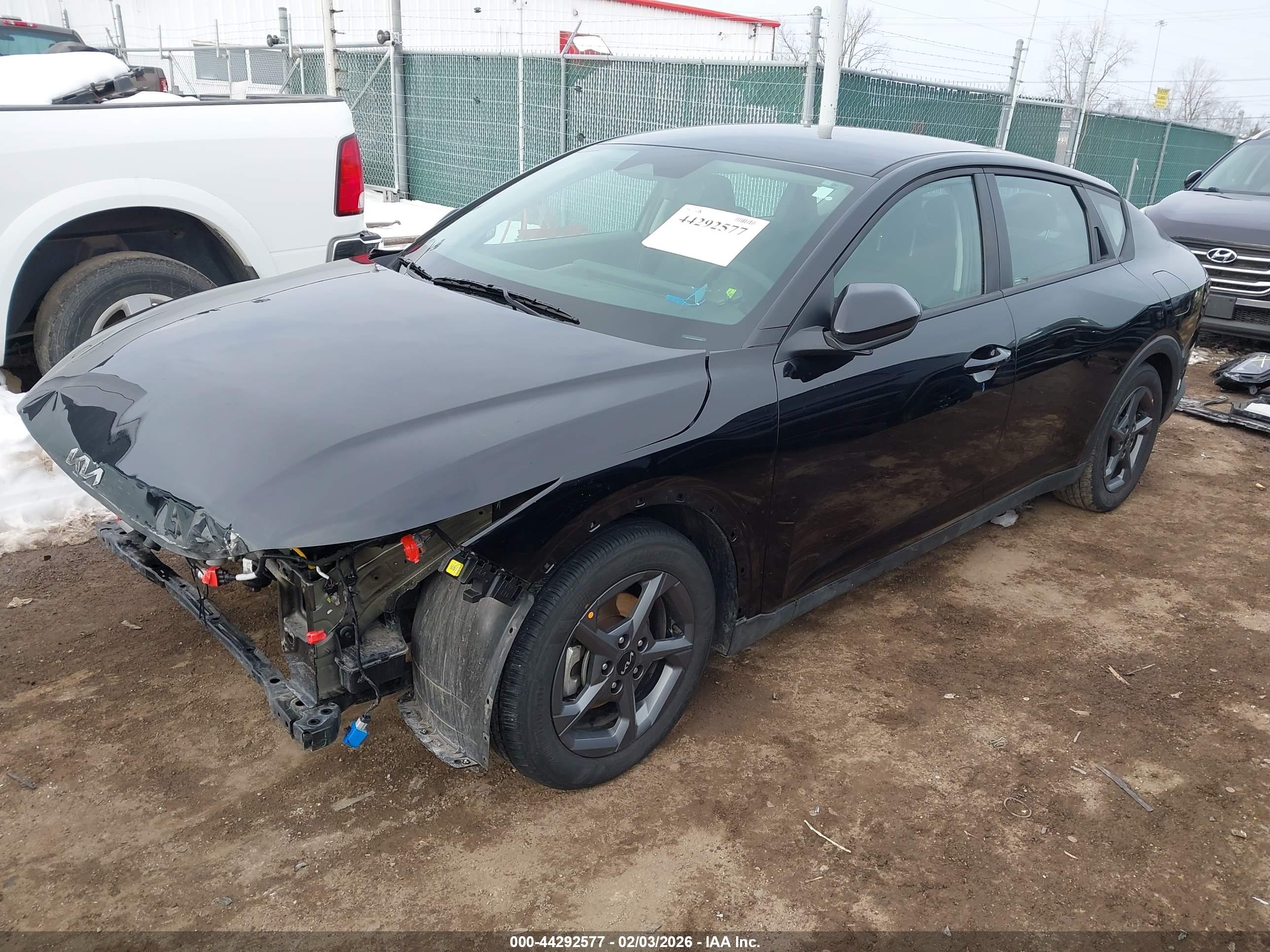 KIA K4 image 2