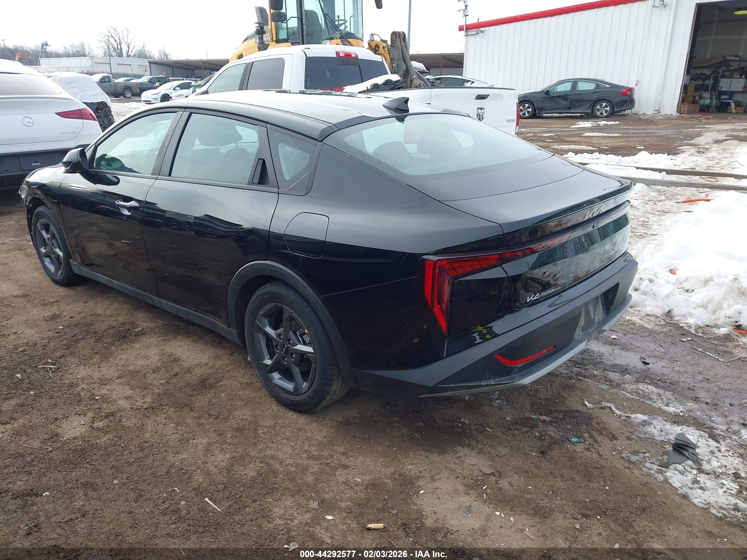 KIA K4 image 3