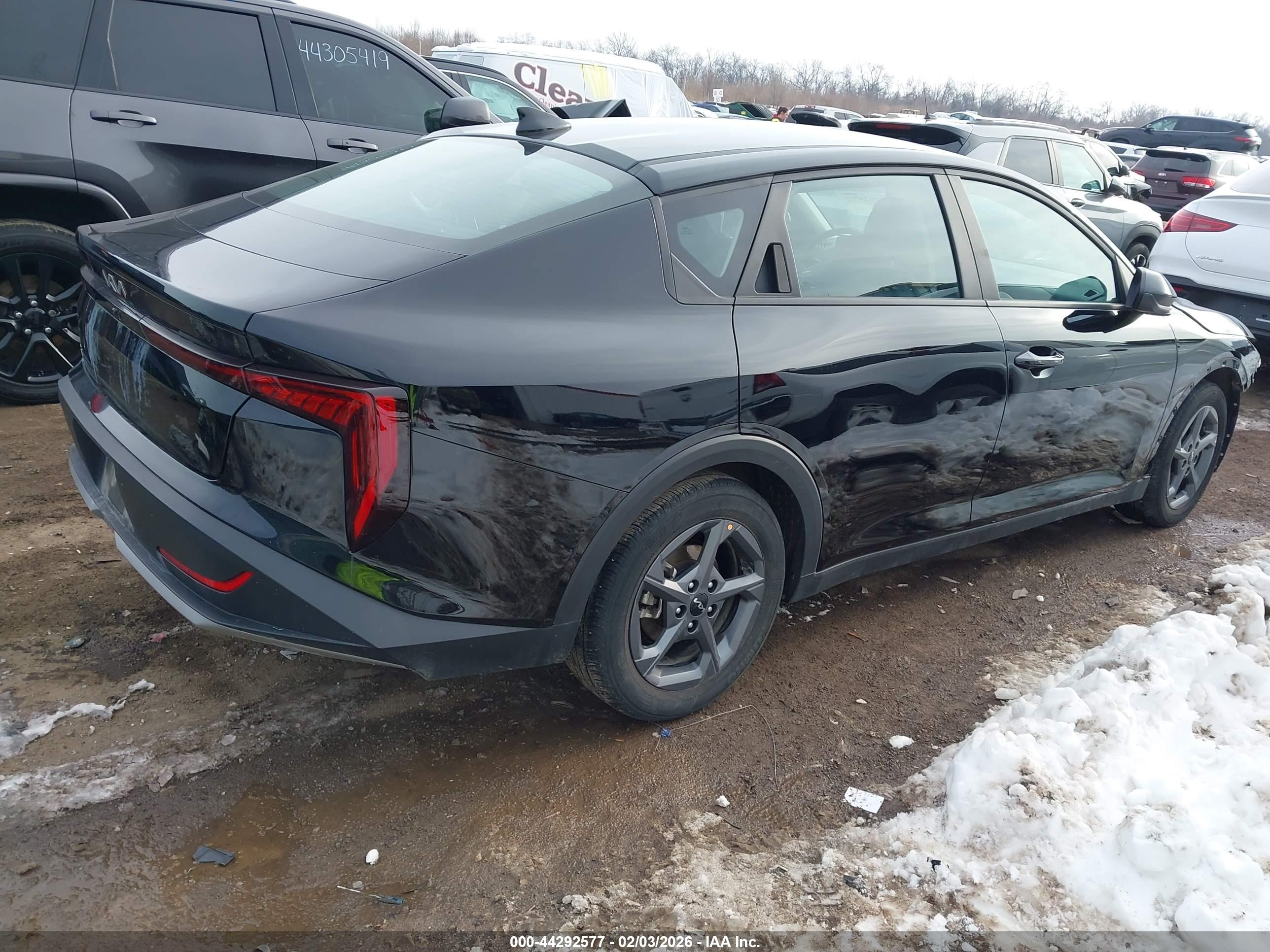 KIA K4 image 4