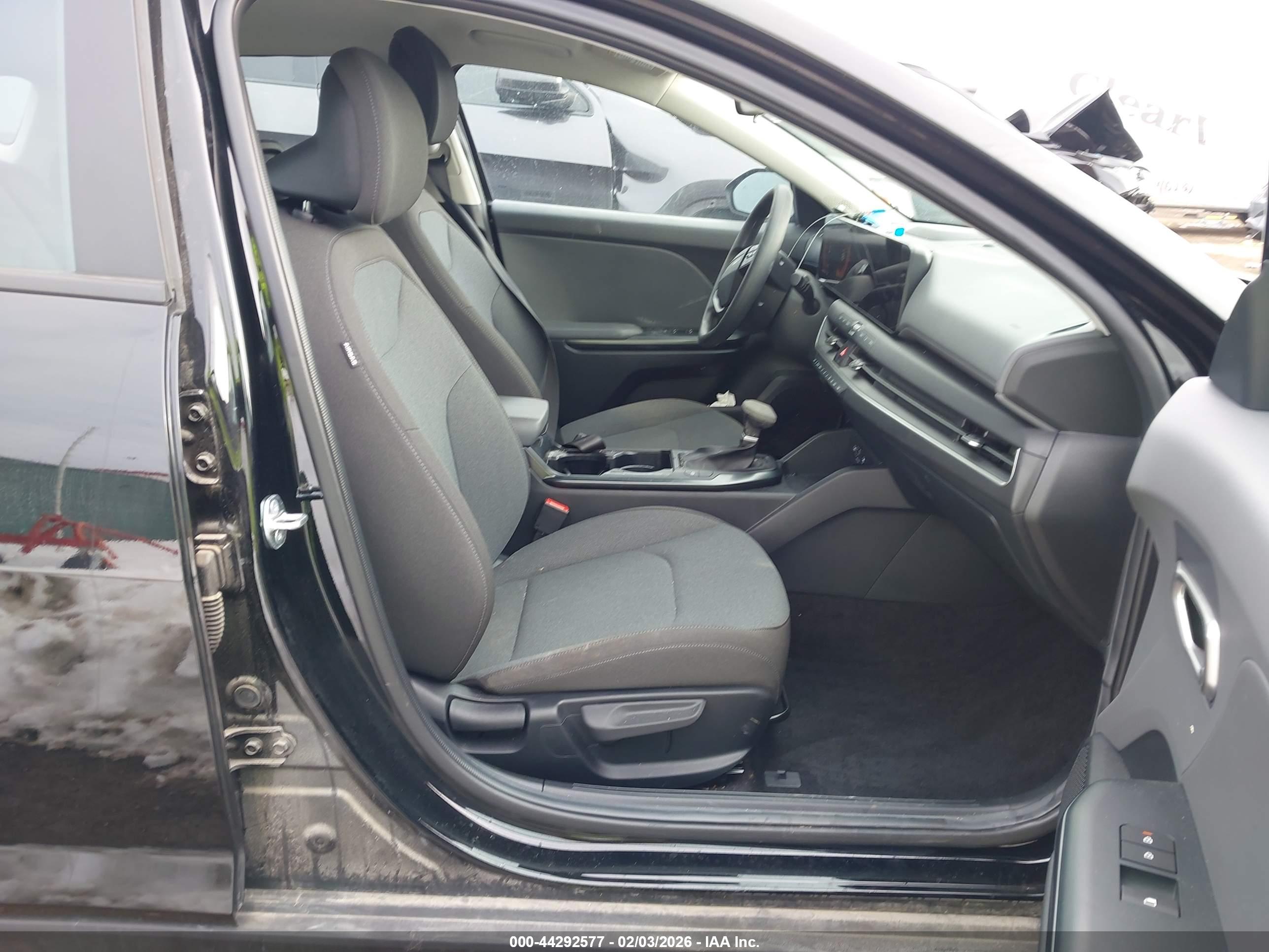 KIA K4 image 5