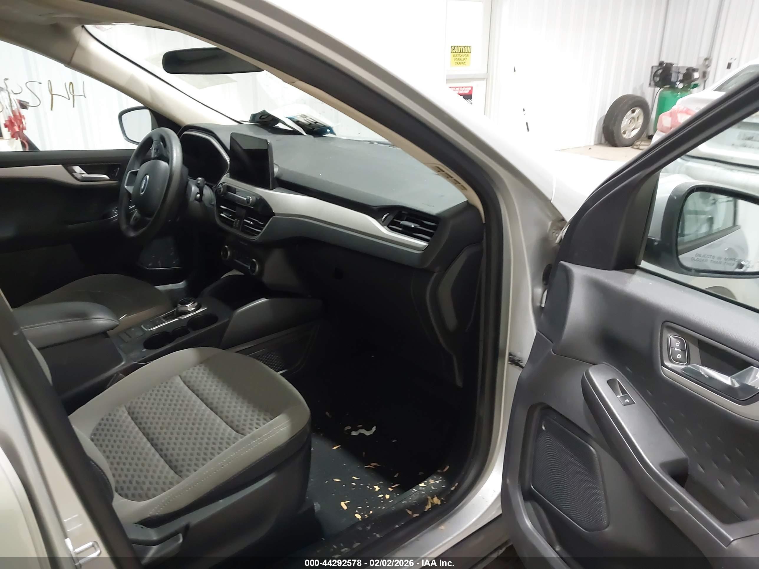 FORD ESCAPE image 5