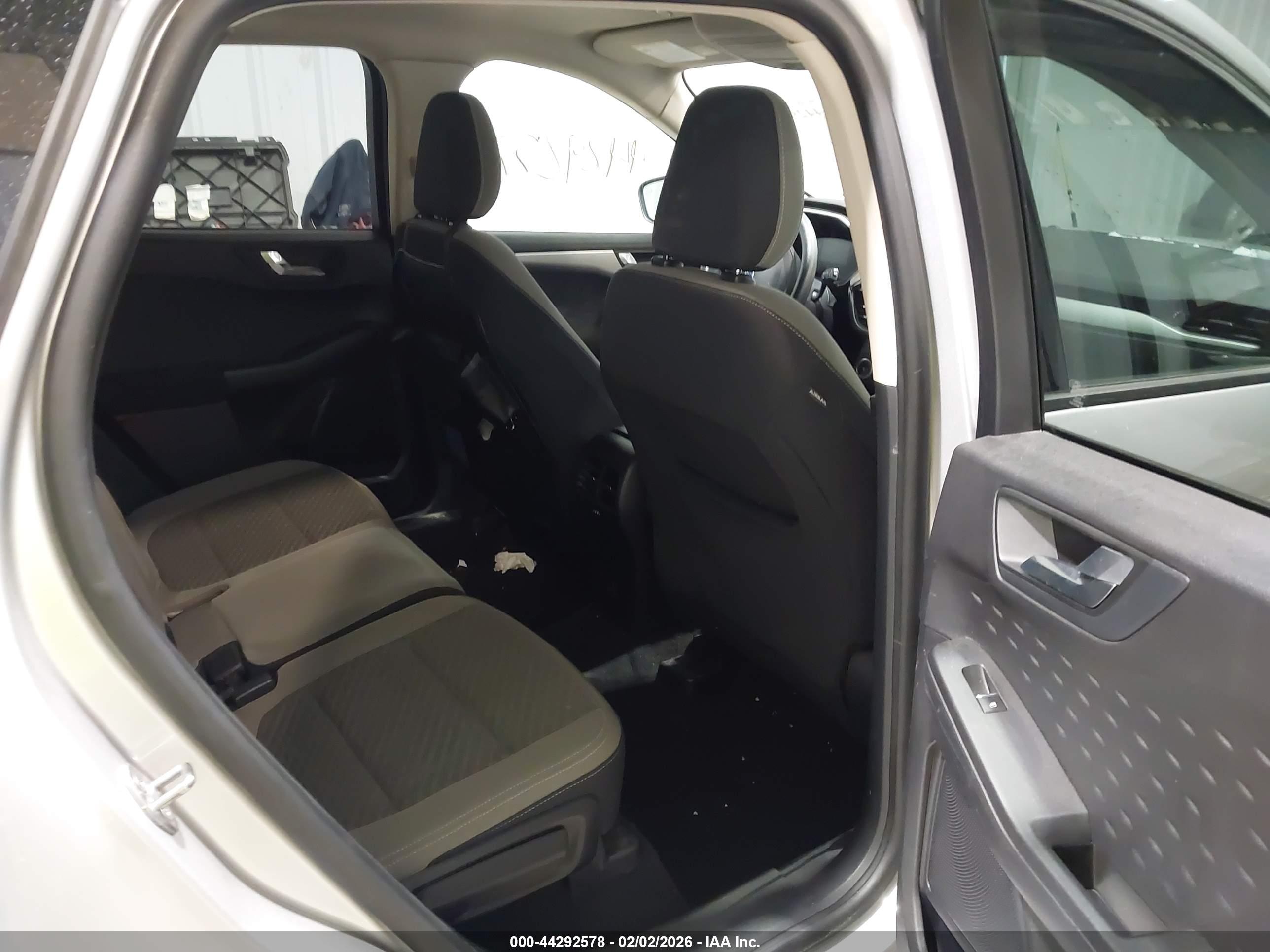 FORD ESCAPE image 8