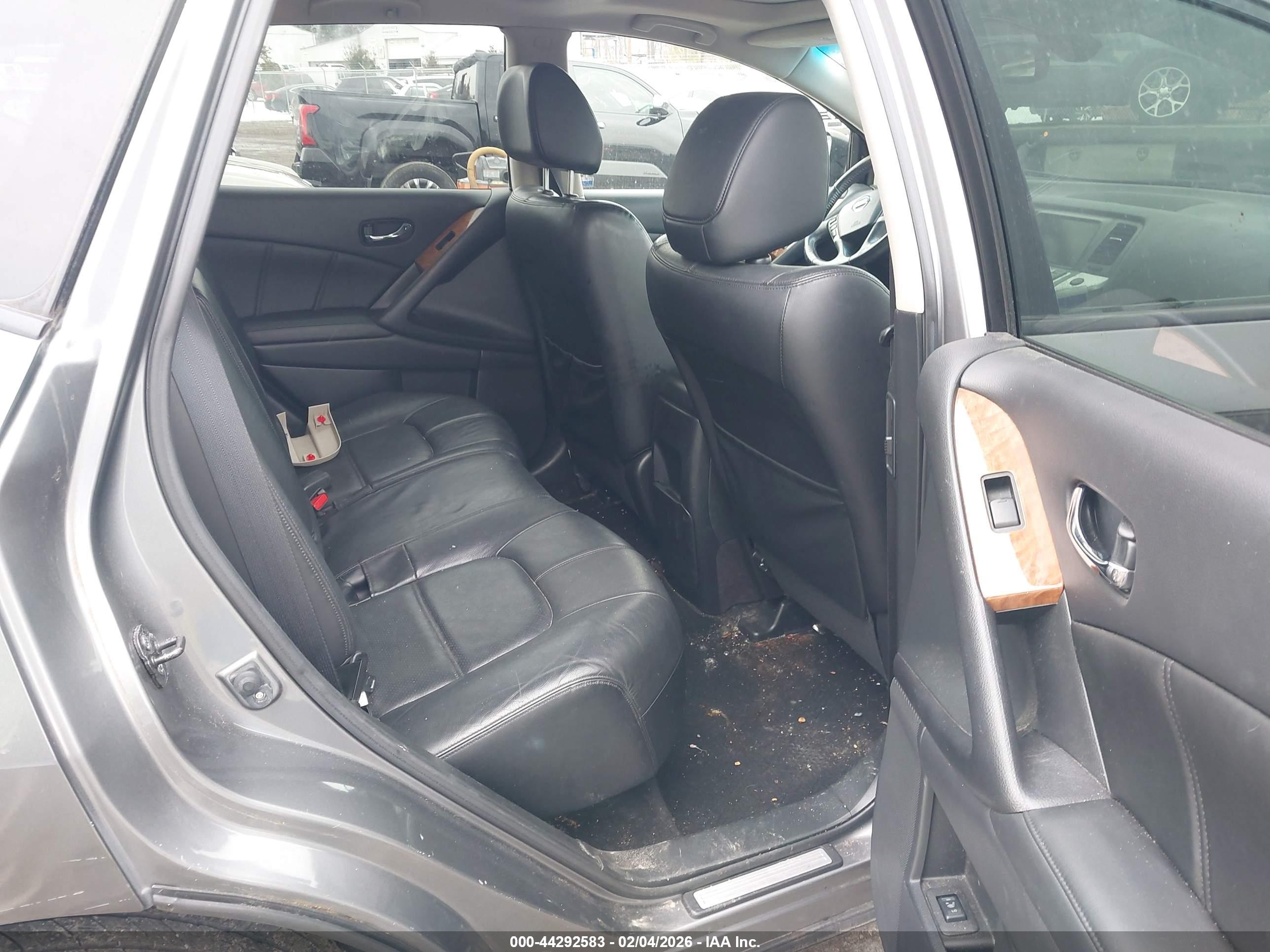 NISSAN MURANO image 8
