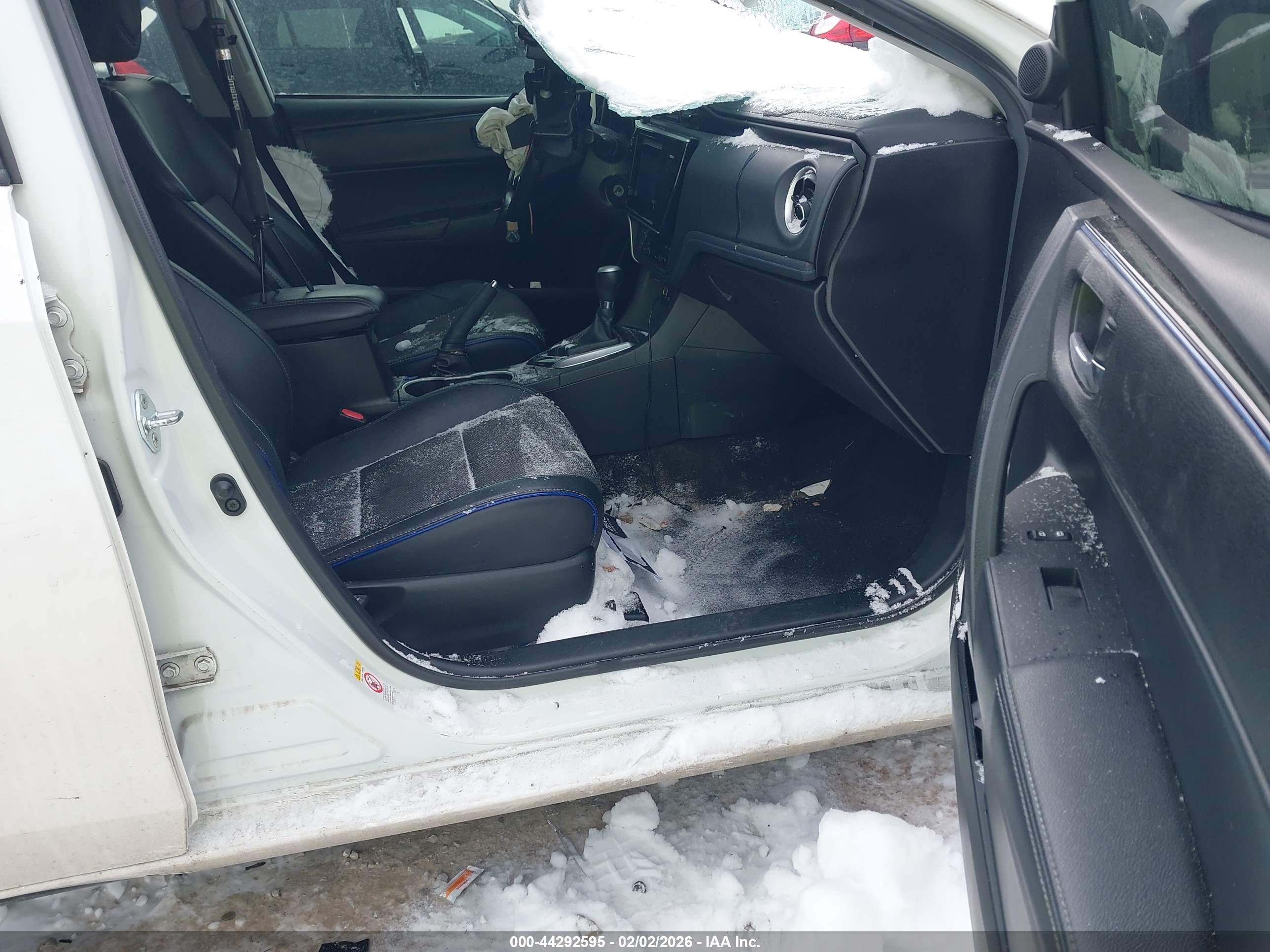TOYOTA COROLLA image 5