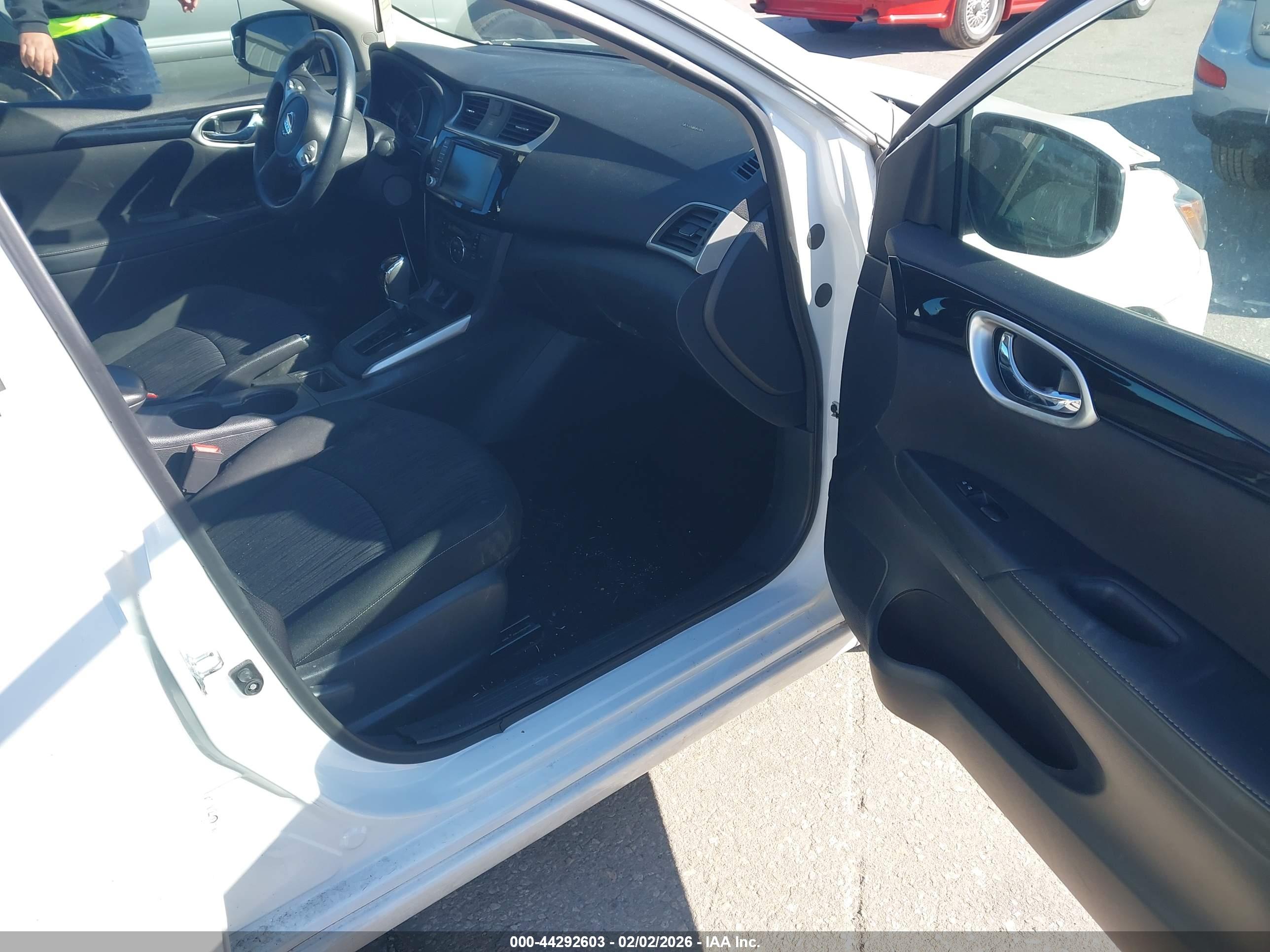 NISSAN SENTRA image 5