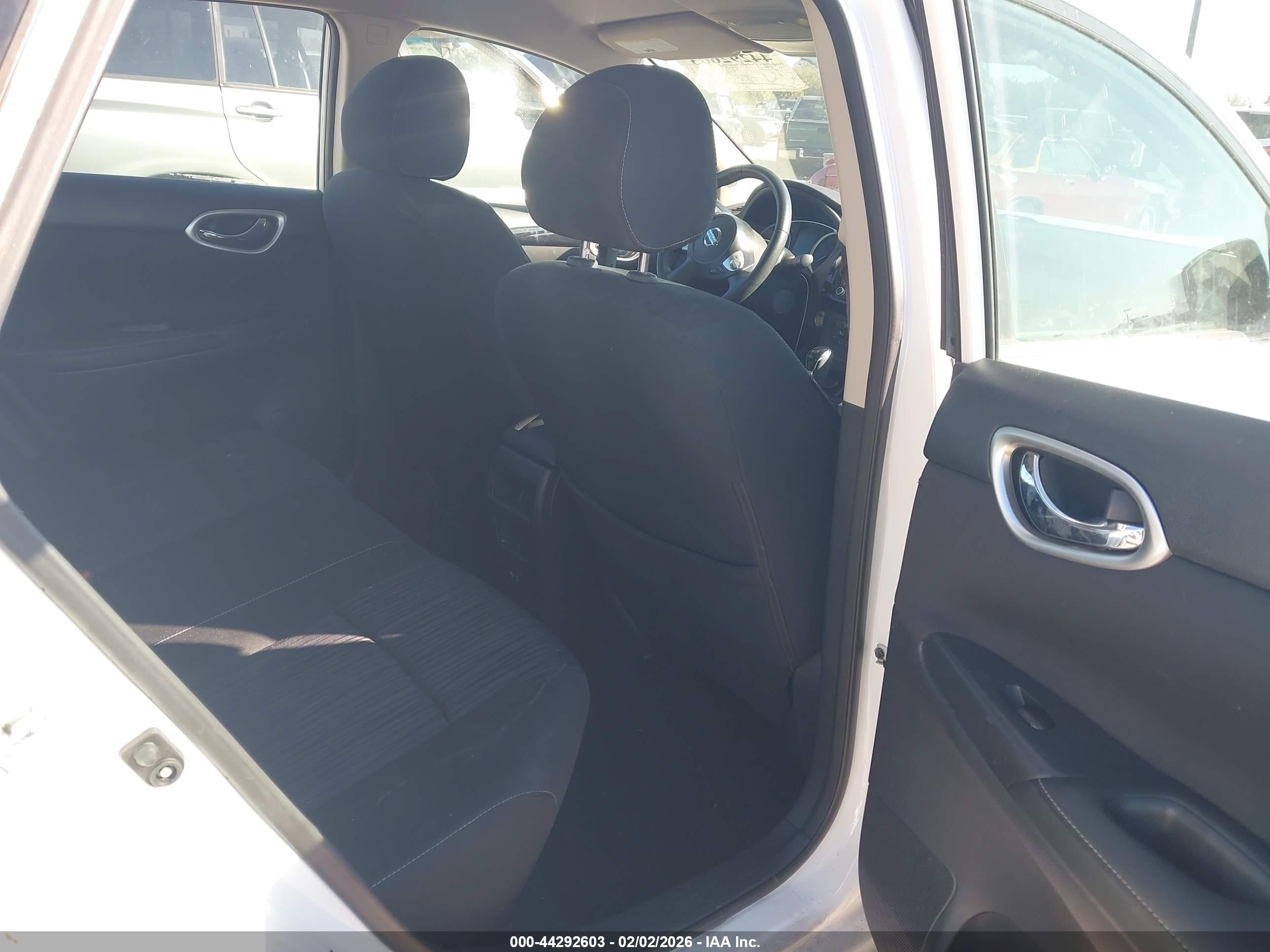 NISSAN SENTRA image 8