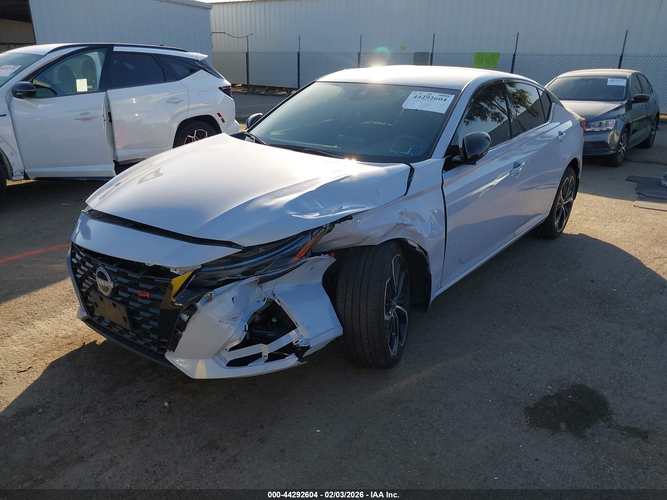 NISSAN ALTIMA image 2