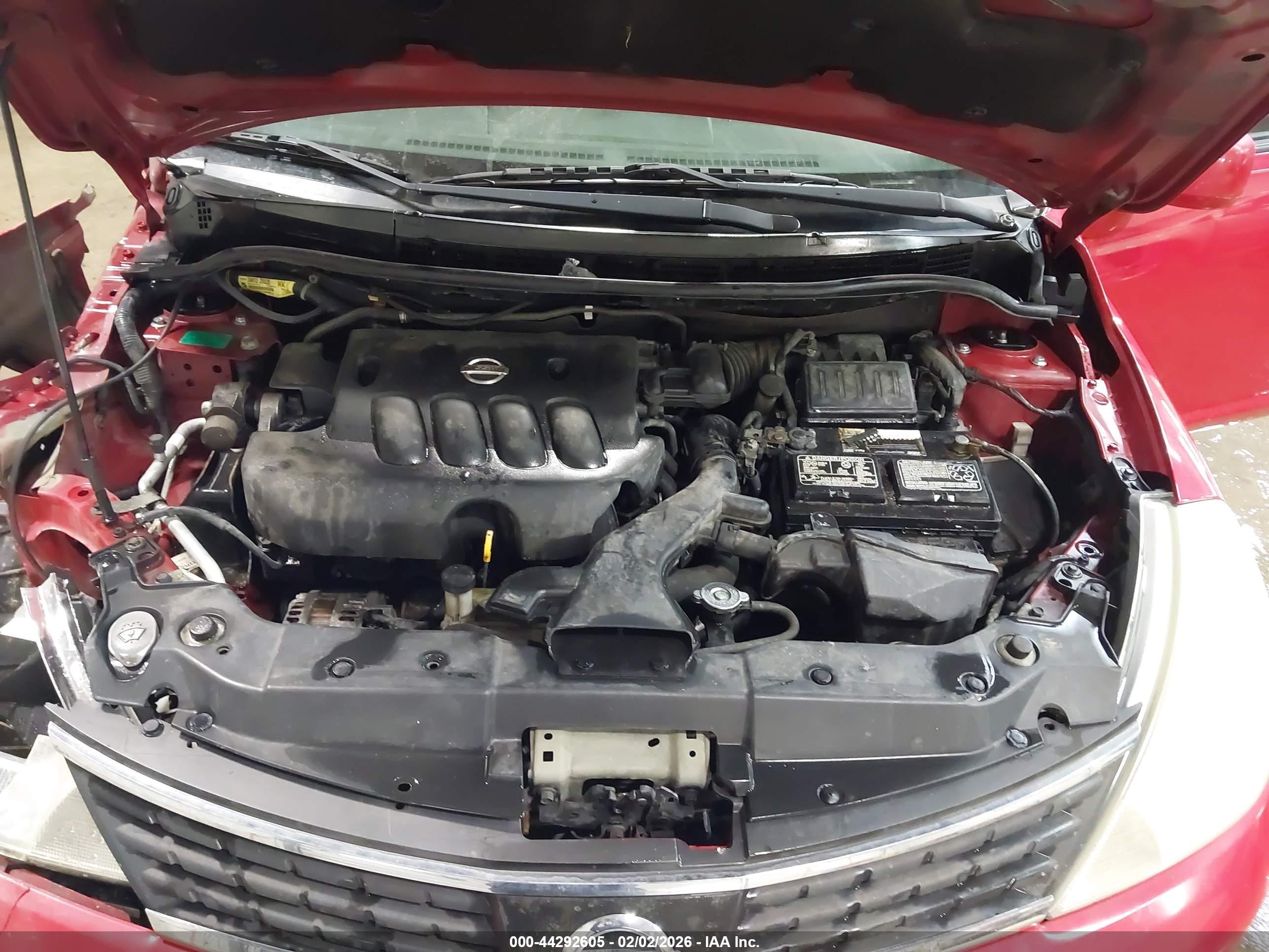 NISSAN VERSA image 10