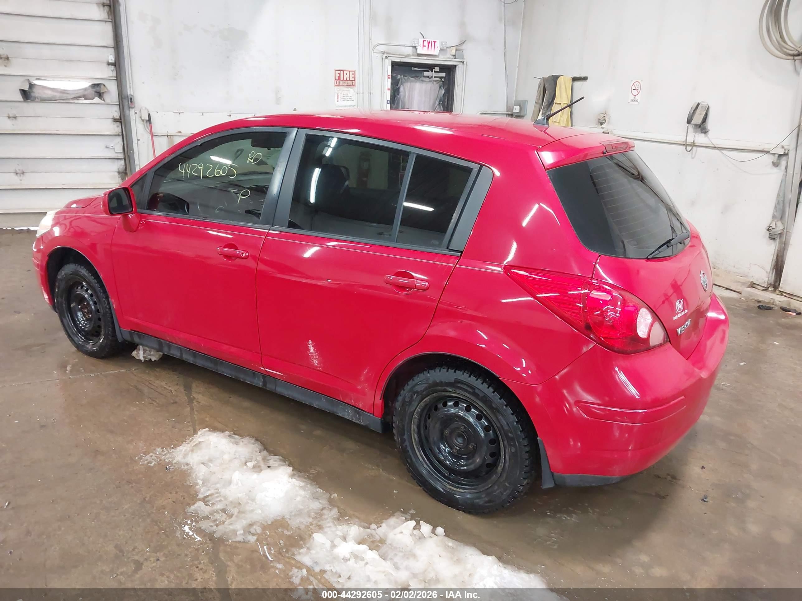 NISSAN VERSA image 3