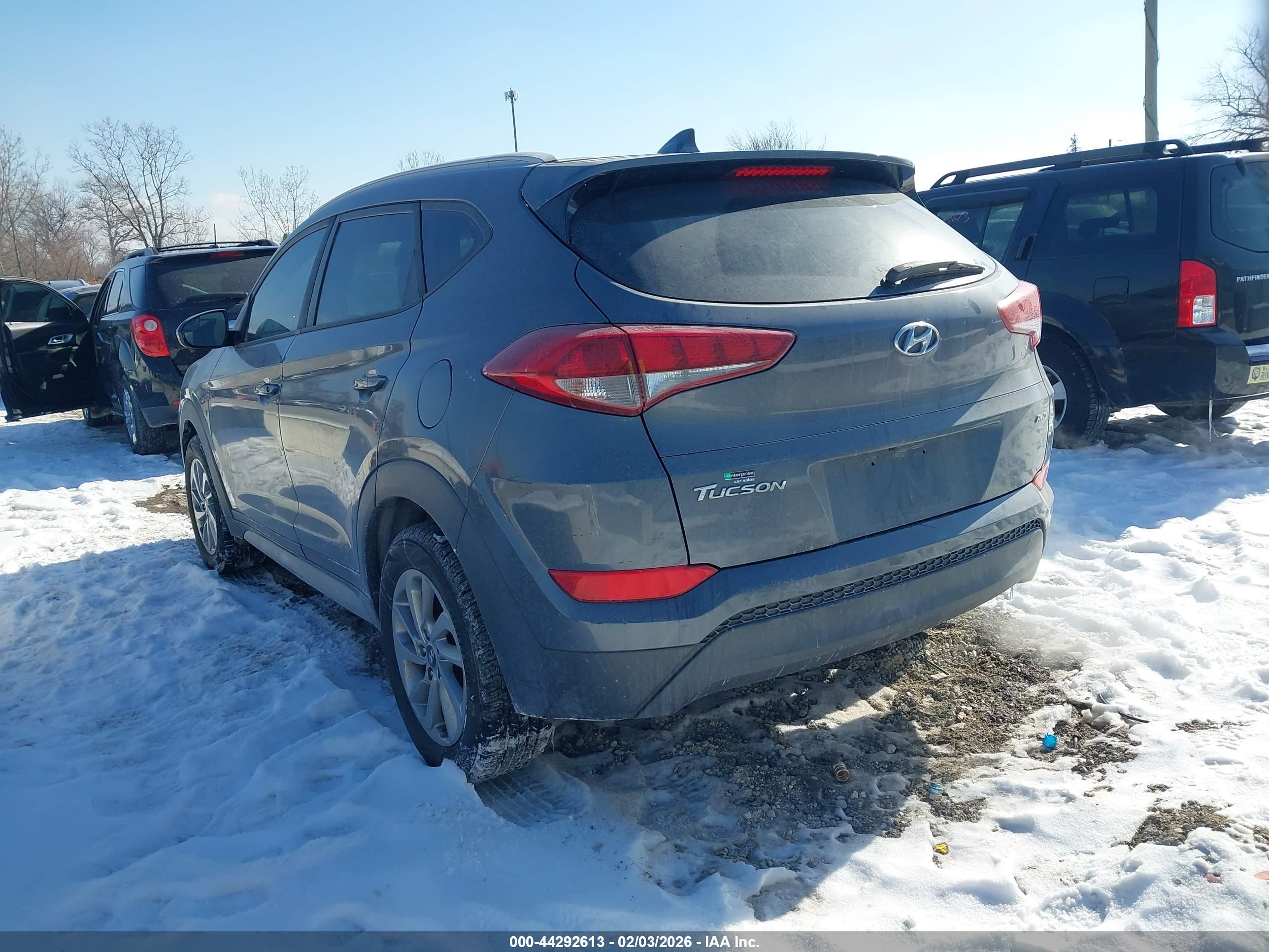 HYUNDAI TUCSON image 3