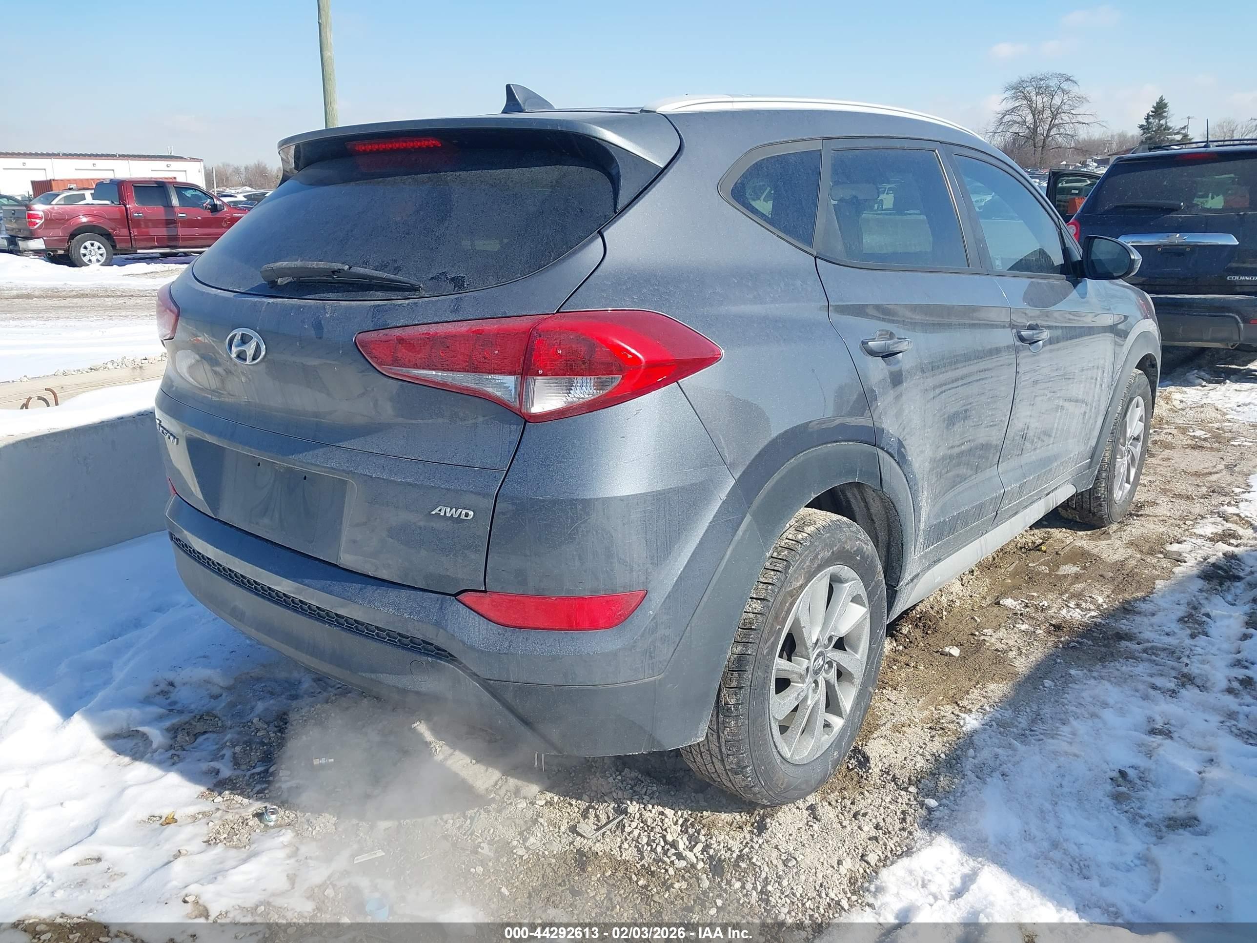 HYUNDAI TUCSON image 4