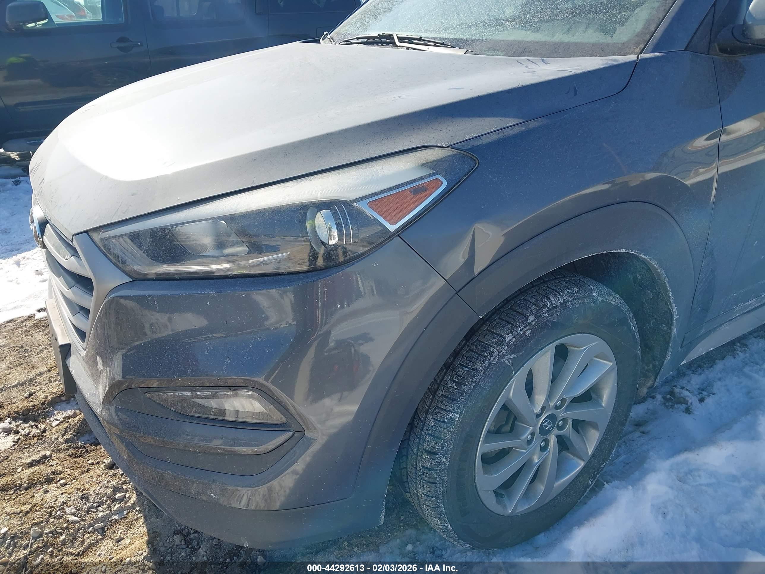 HYUNDAI TUCSON image 6