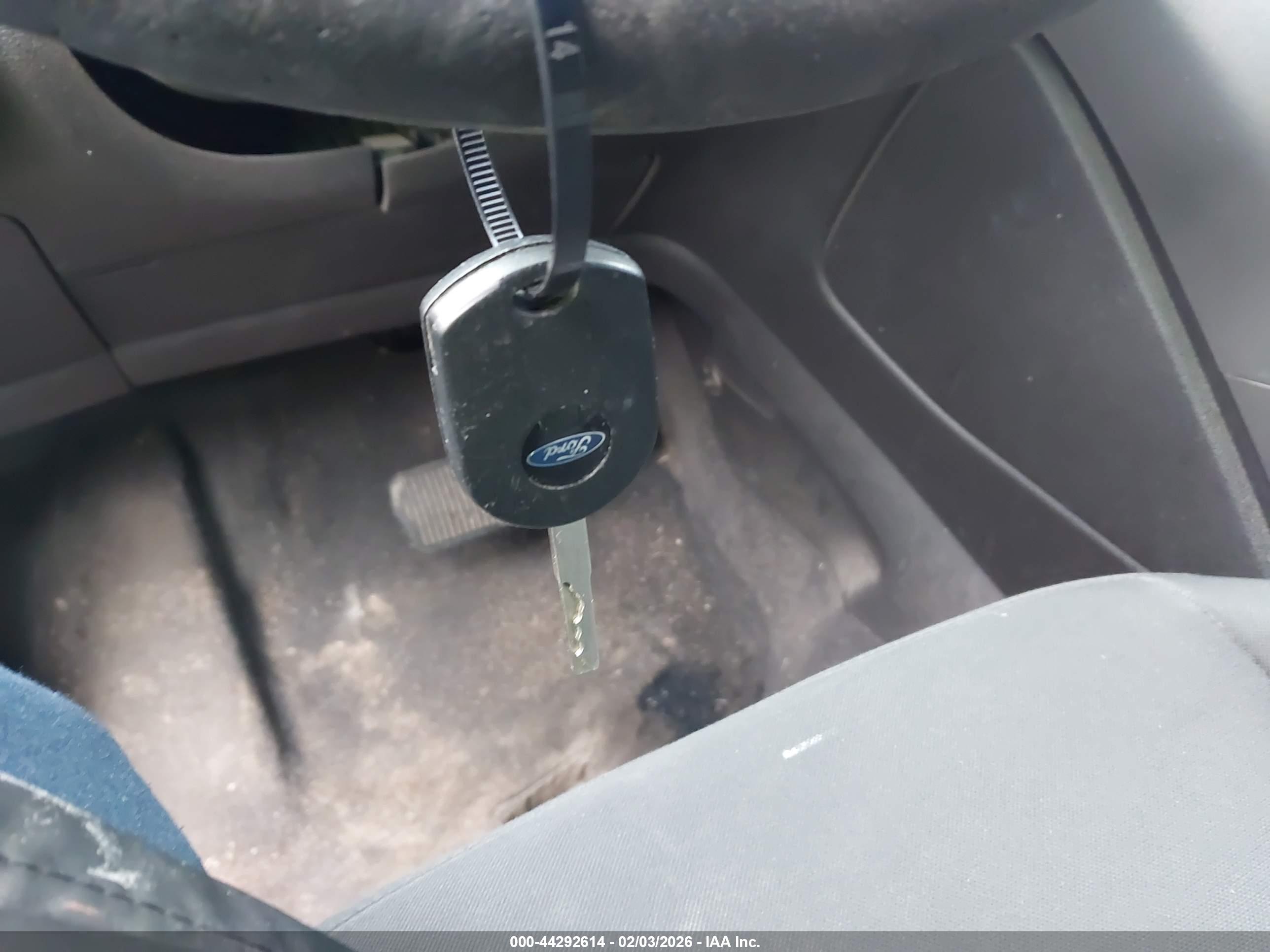 FORD ESCAPE image 11