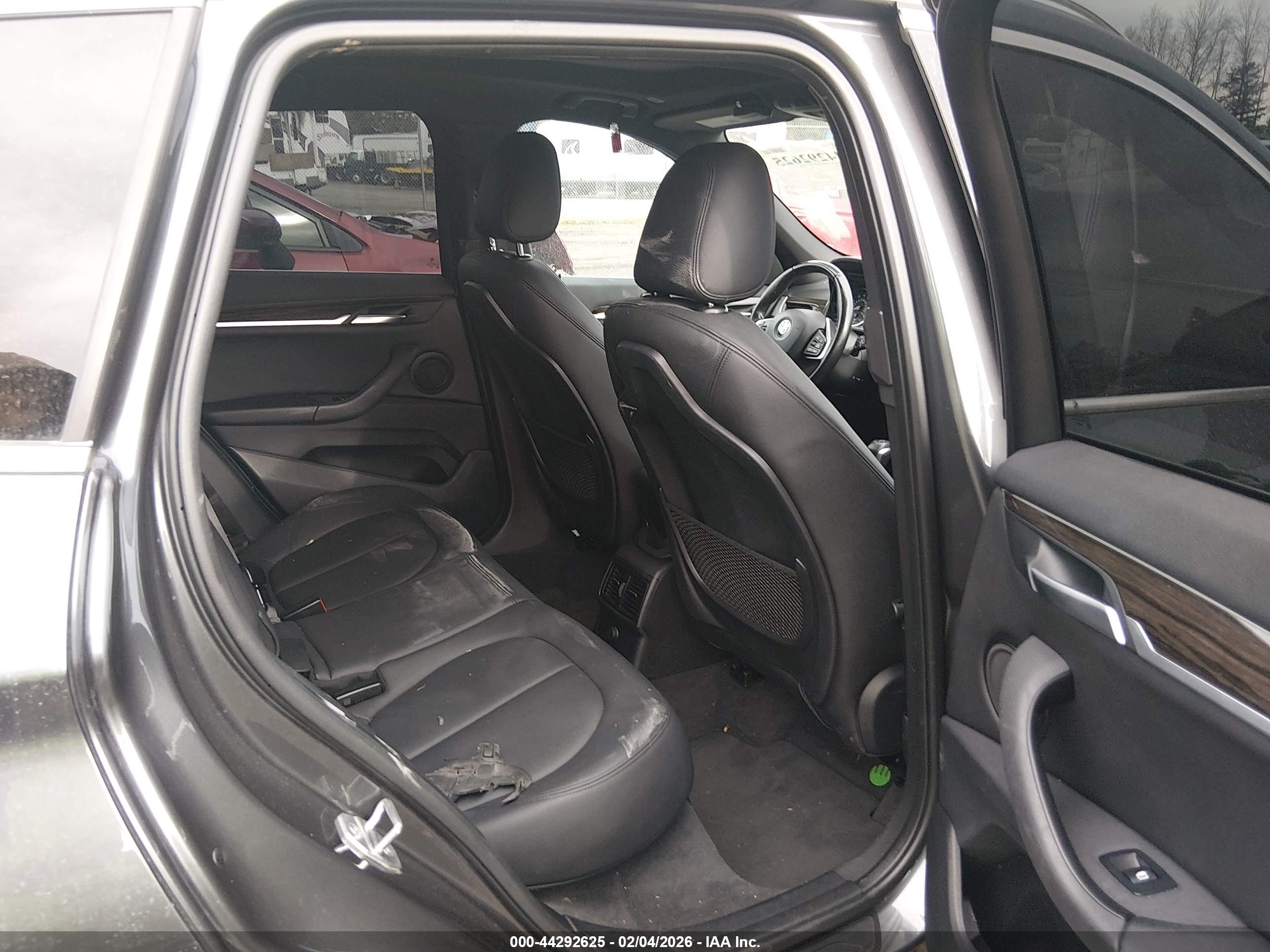 BMW X1 image 8