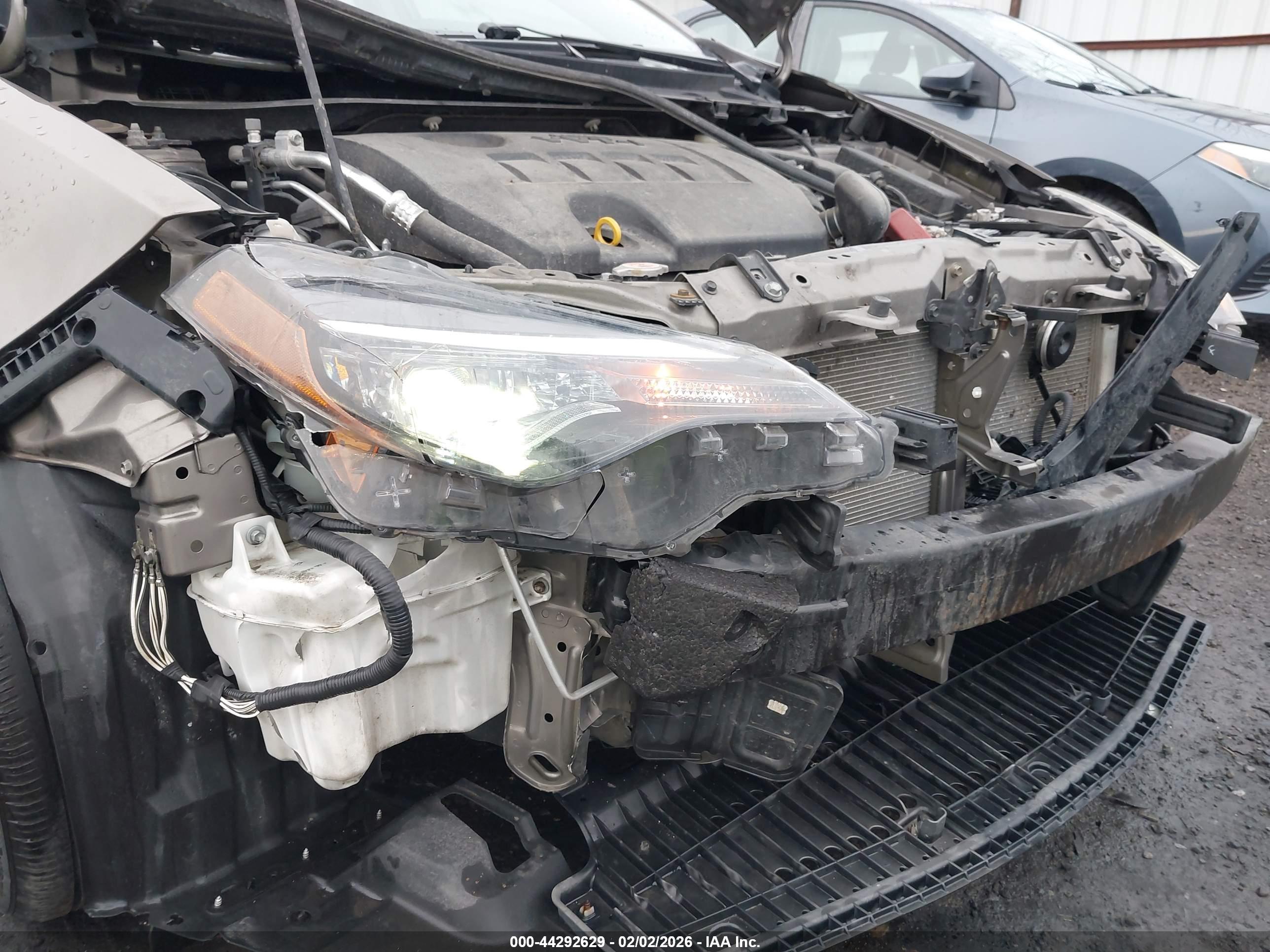 TOYOTA COROLLA image 6